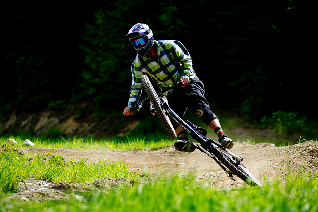 santa cruz, carbon V10, 2011  Carbon V10, jordan manley. santa  cruz