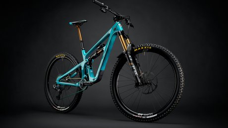 2023_YetiCycles_SB160_Dark_01