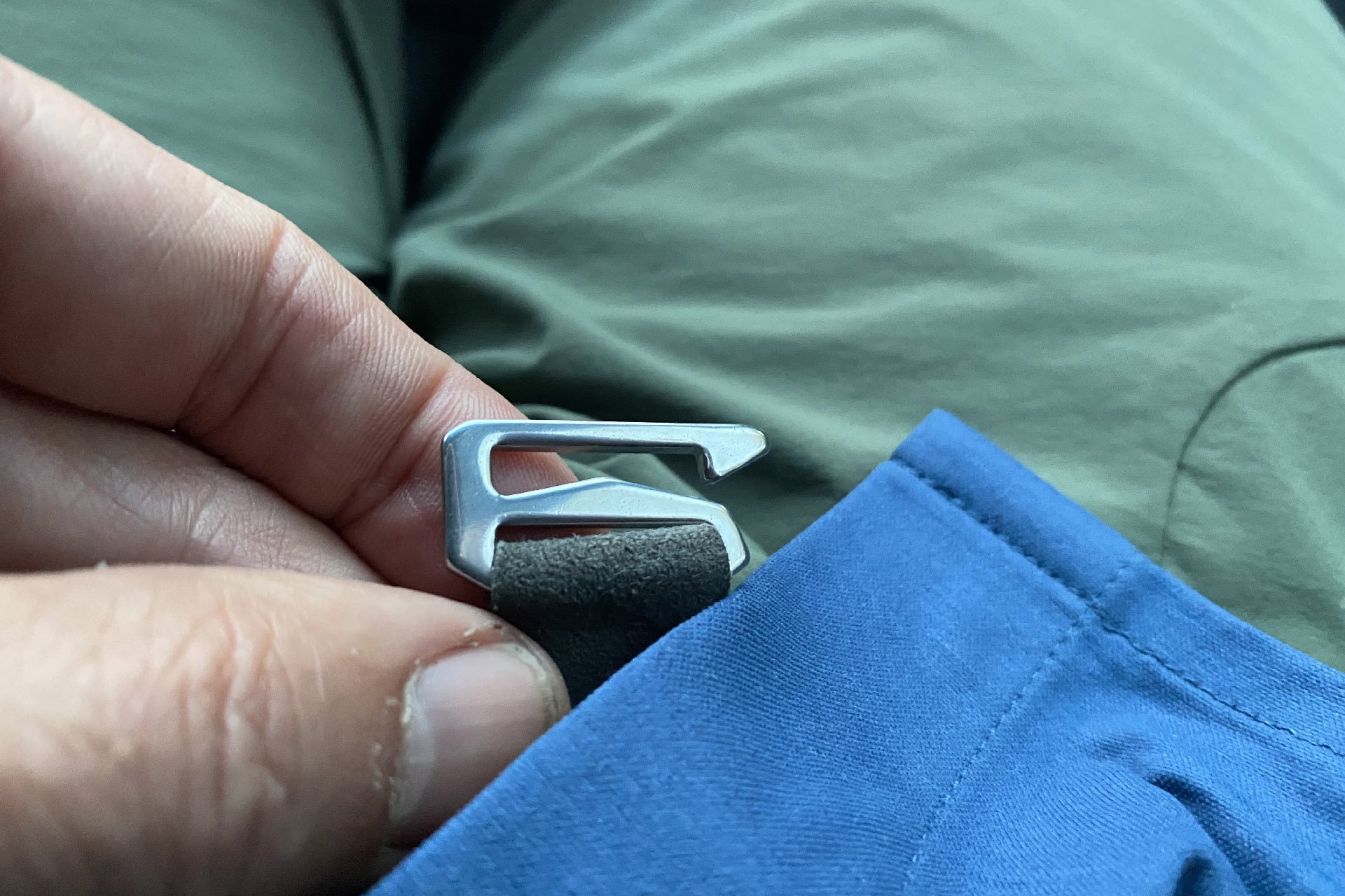 7mesh hook closure