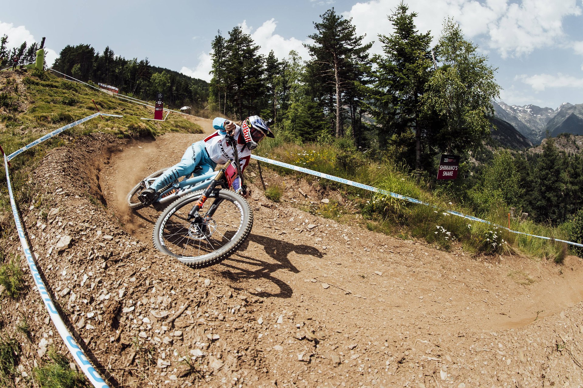 Rachel Atherton racing gloveless in Vallnord, Andorra