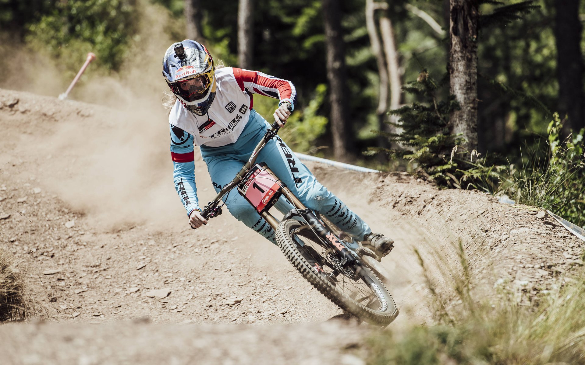 Rachel Atherton racing gloveless in Andorra