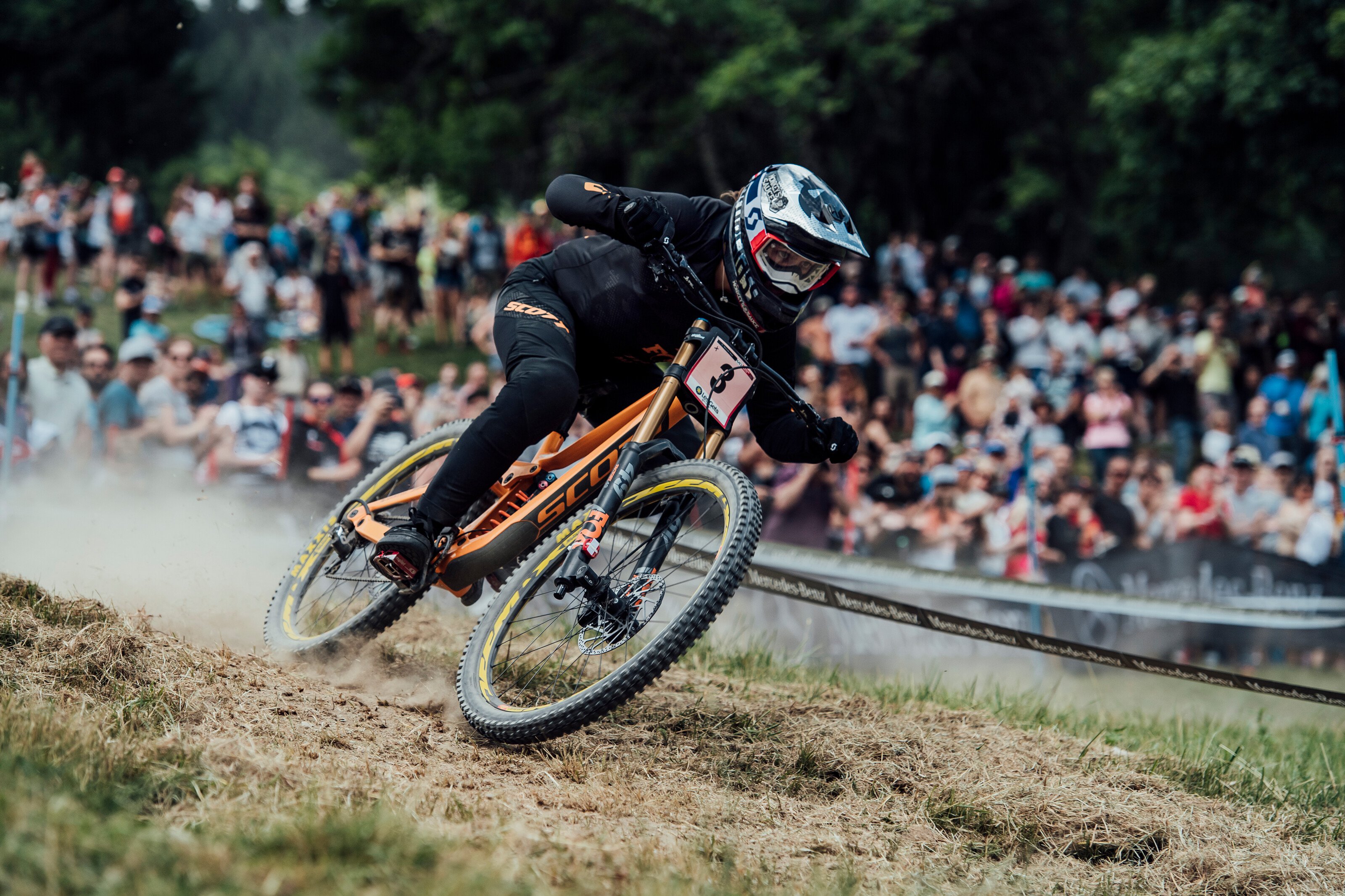 Marine Cabirou flat out in Les Gets