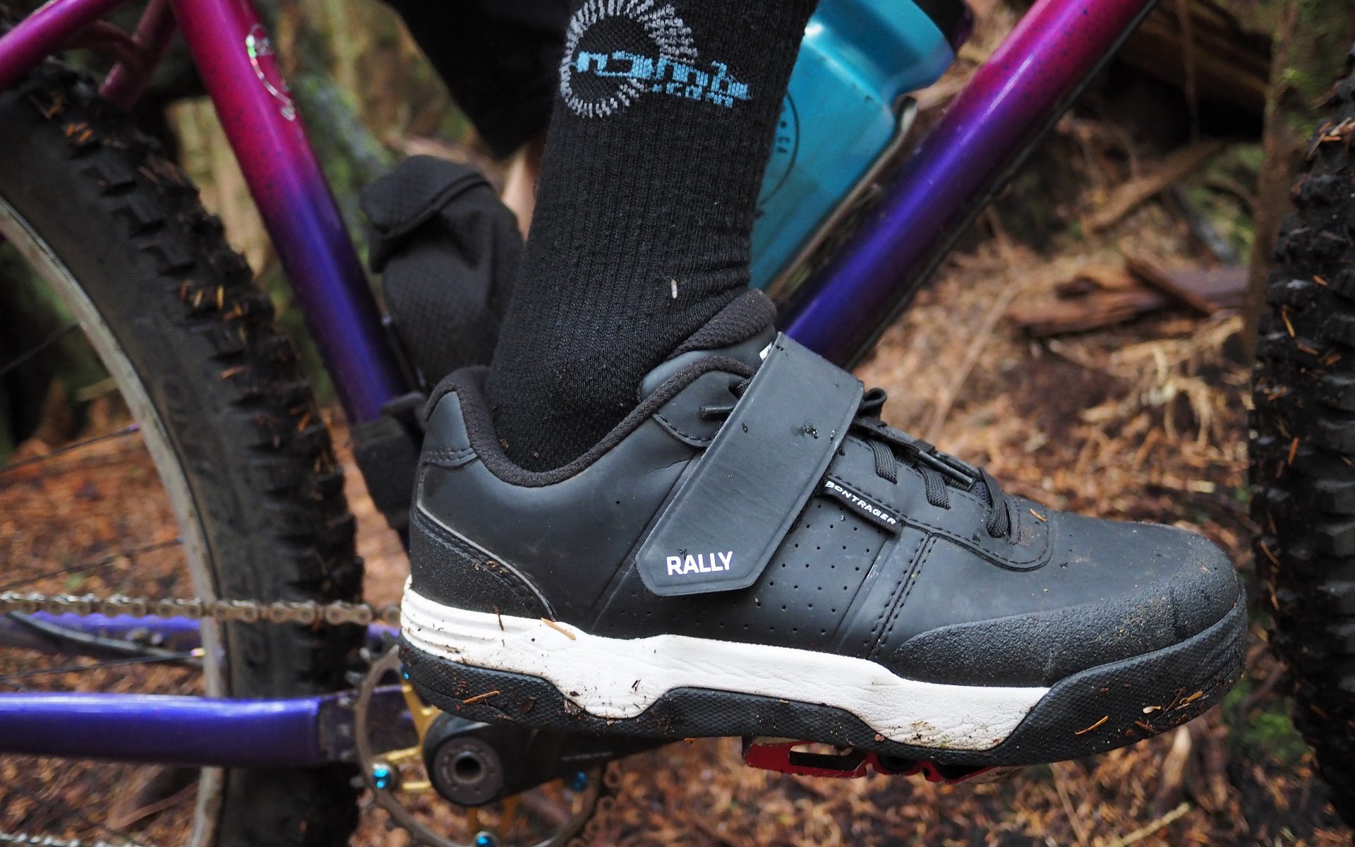 mountain biking clip in shoes