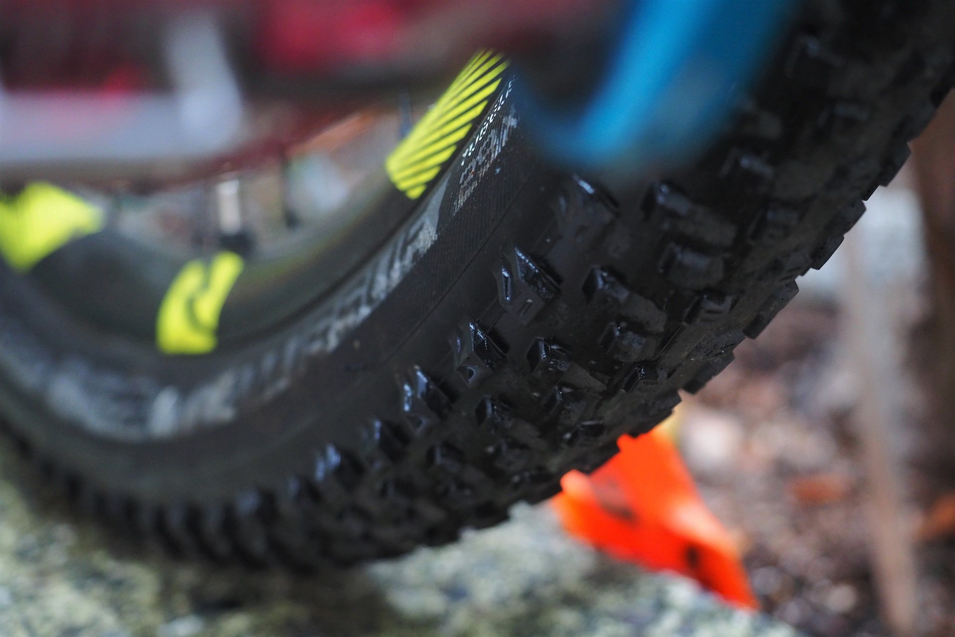 bontrager tires xr2