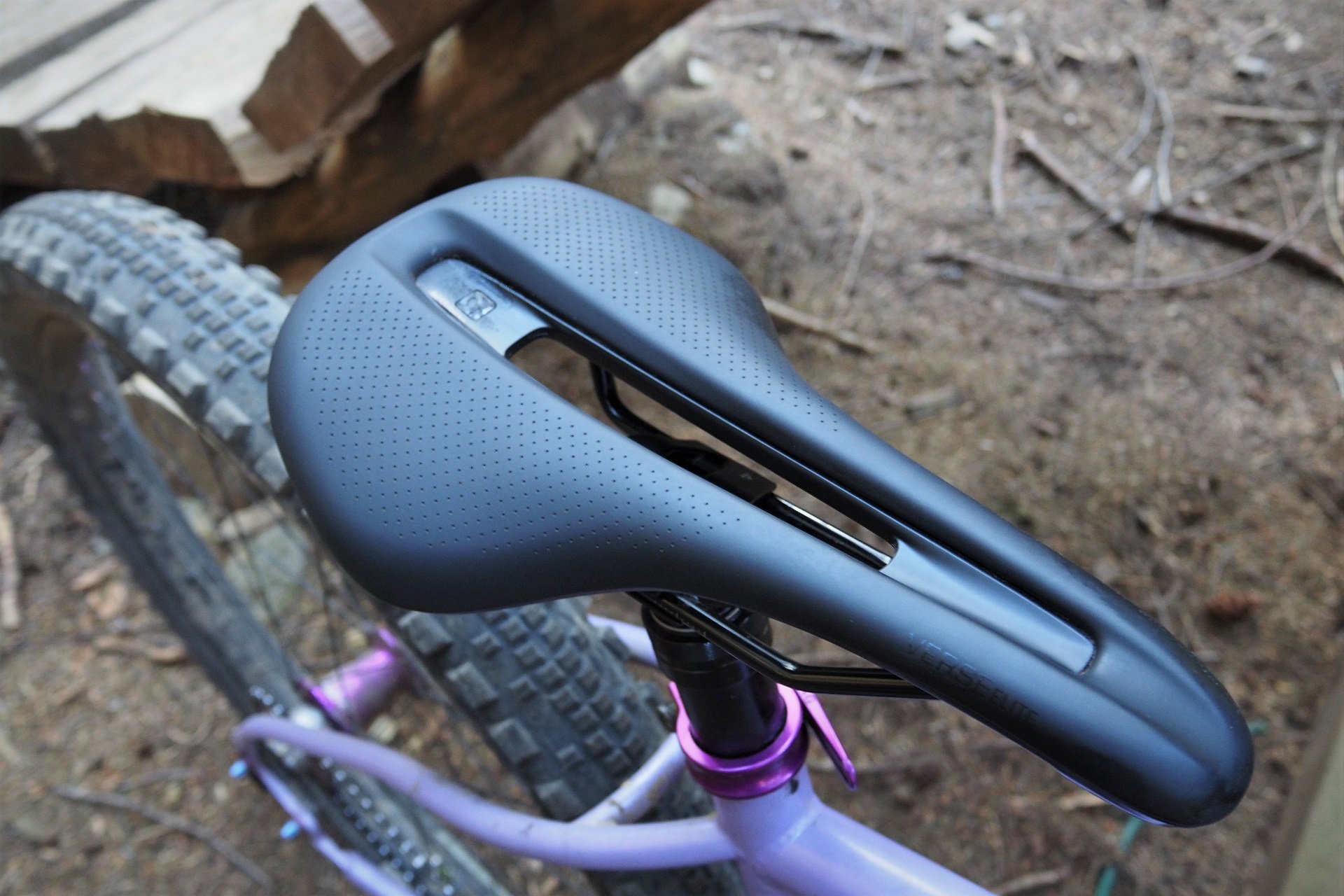 Bontrager verse pro online bike saddle