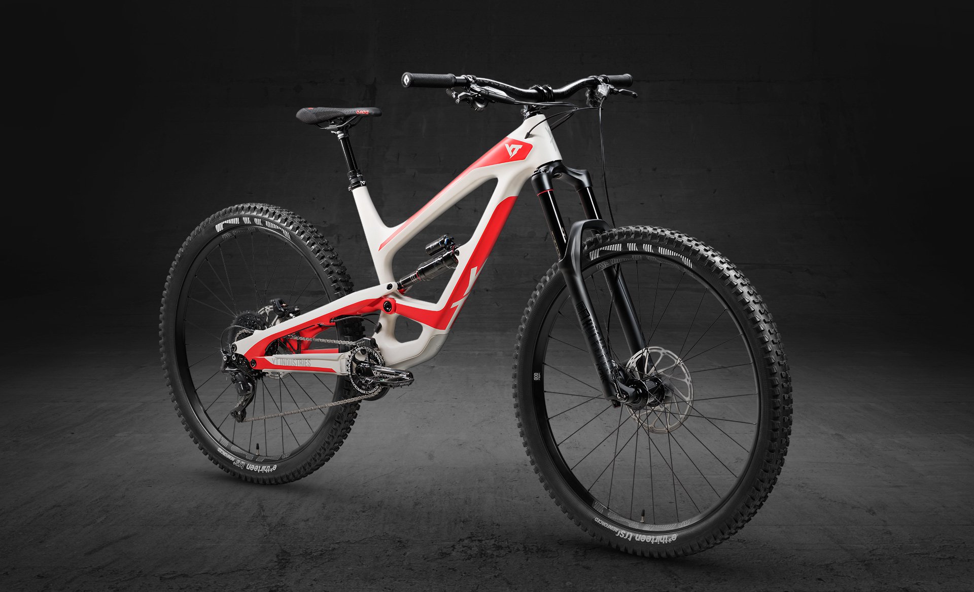 YT Capra 29 CF three-quarter