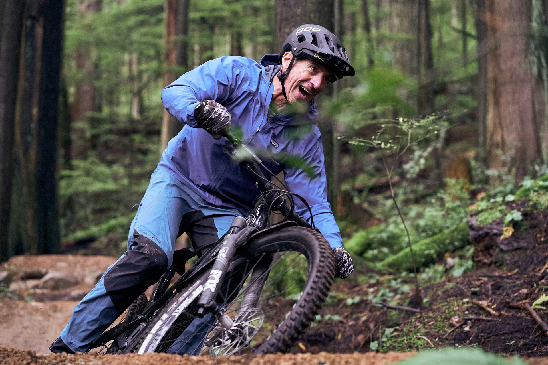 Leatt DBX 40 Pant Review  Light stretchy and cool mountain bike pants