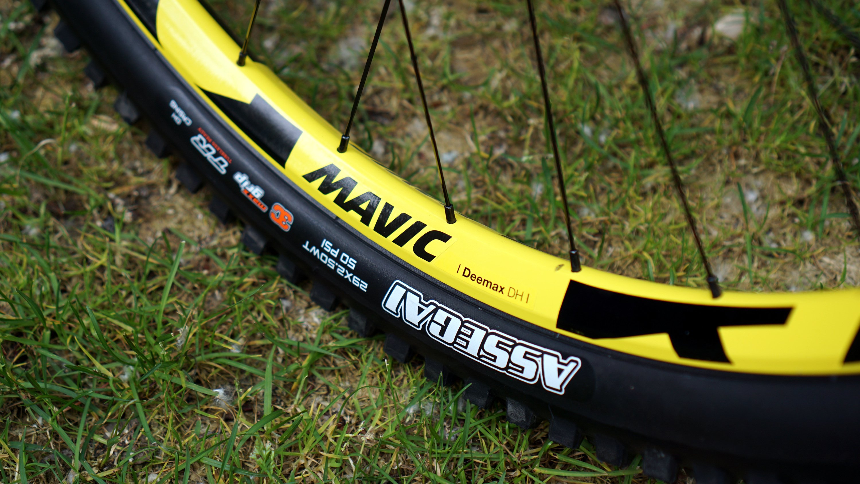 2024 Mavic Deemax DH YLW Wheelset