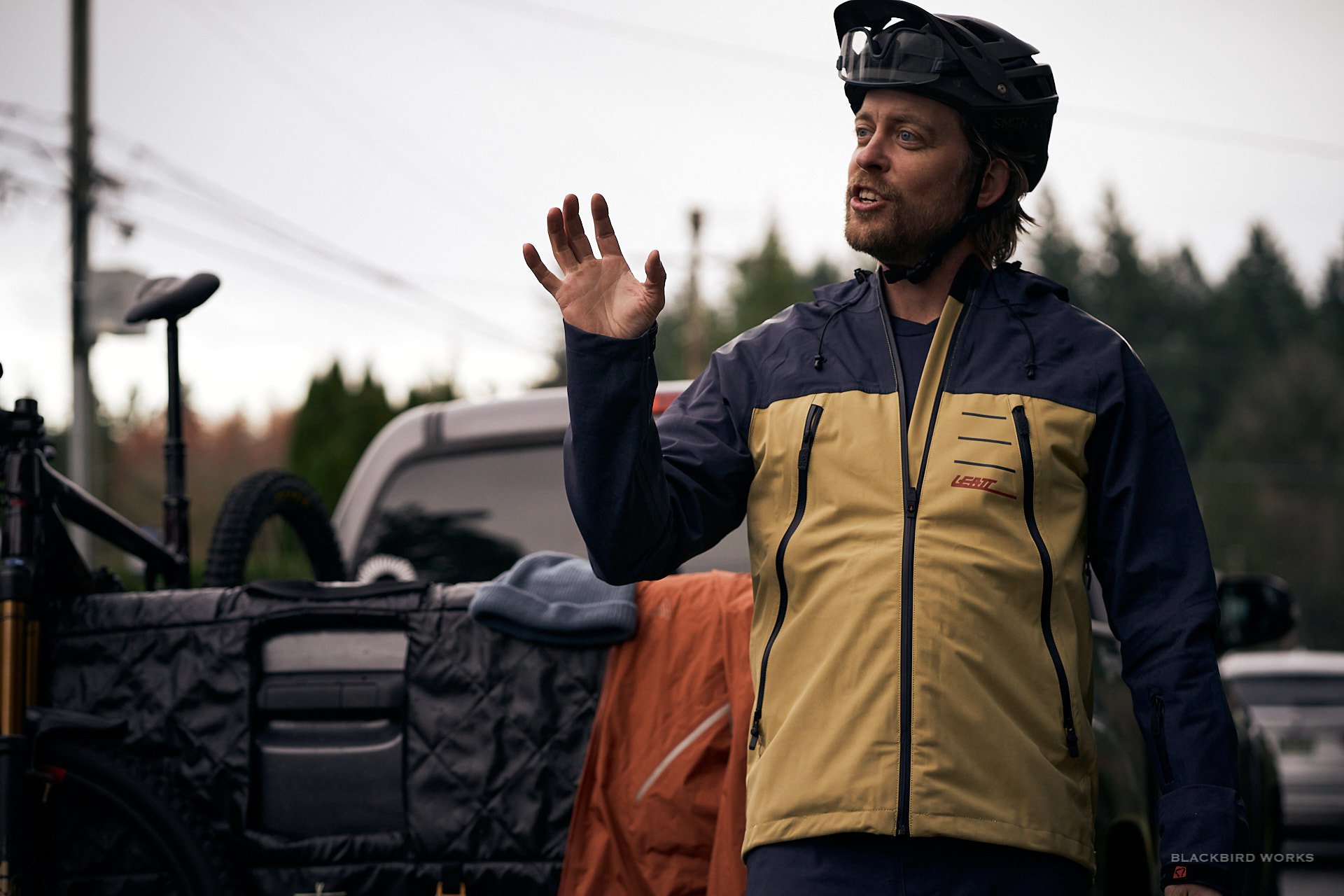 Leatt mountain bike online jacket