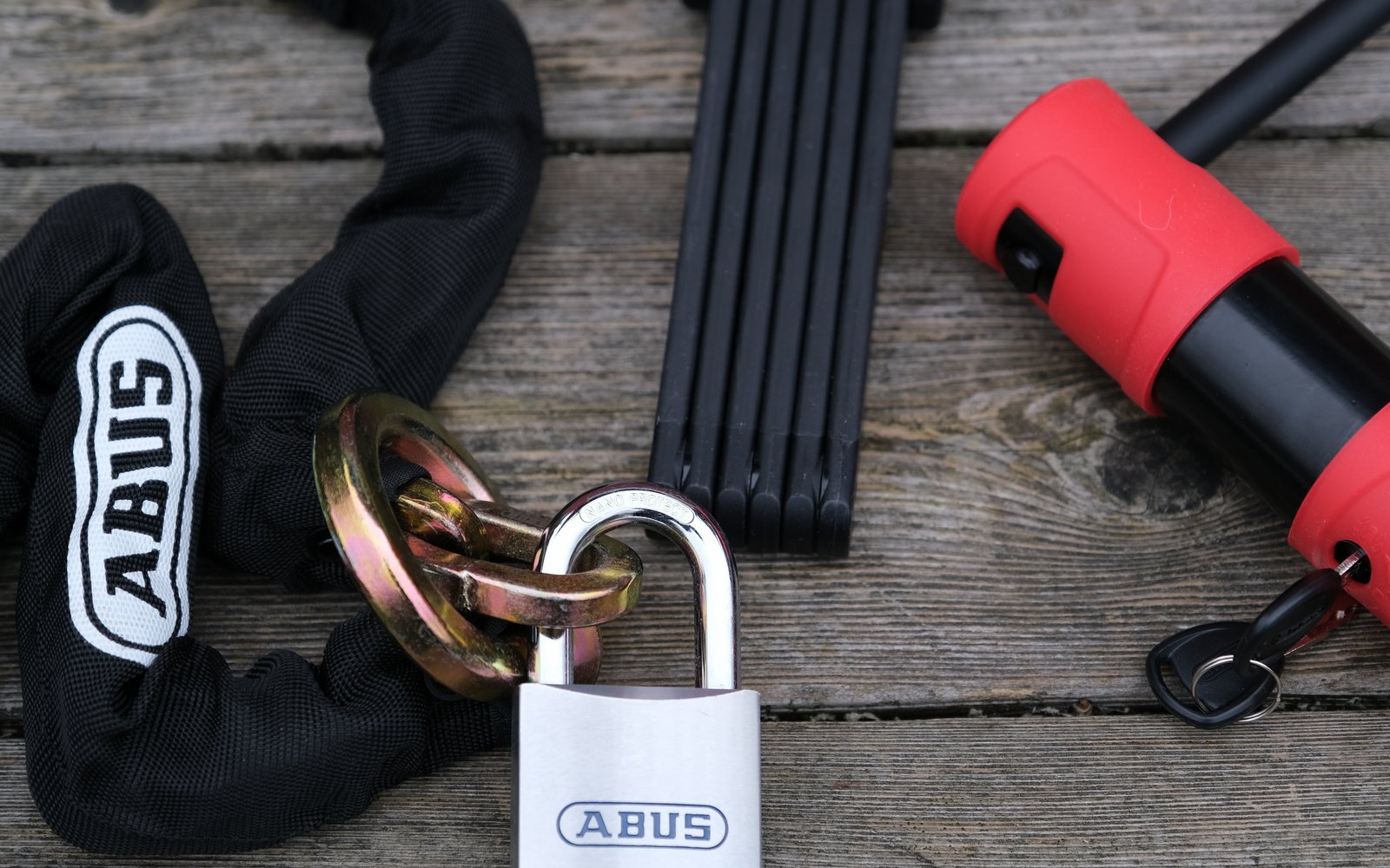 Best bike locks for 2024: folding, U-locks and chains reviewed - Which?