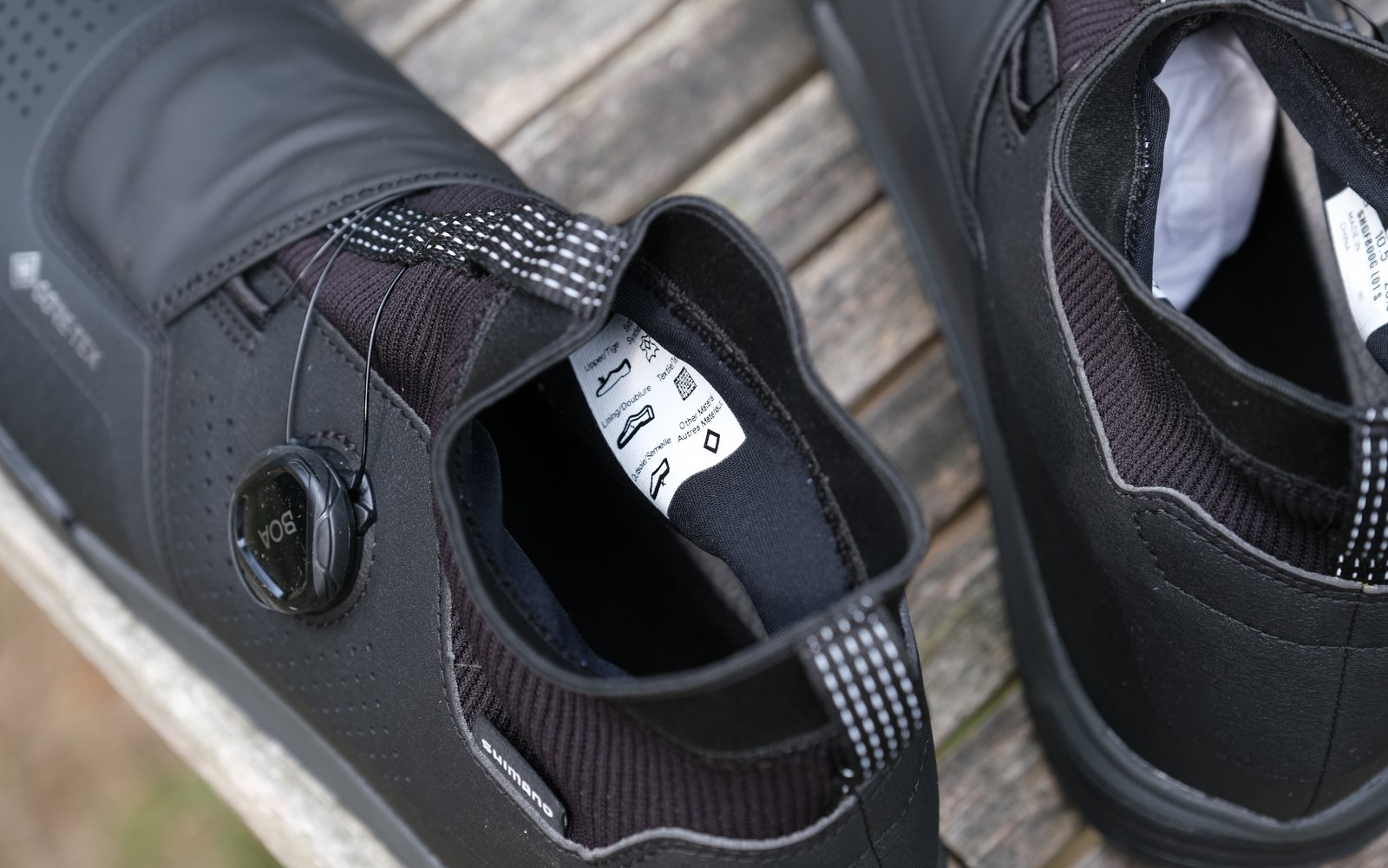 Gore tex flat online pedal shoes