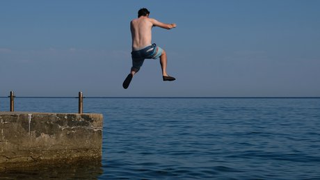 Selfie - Jumping into the water