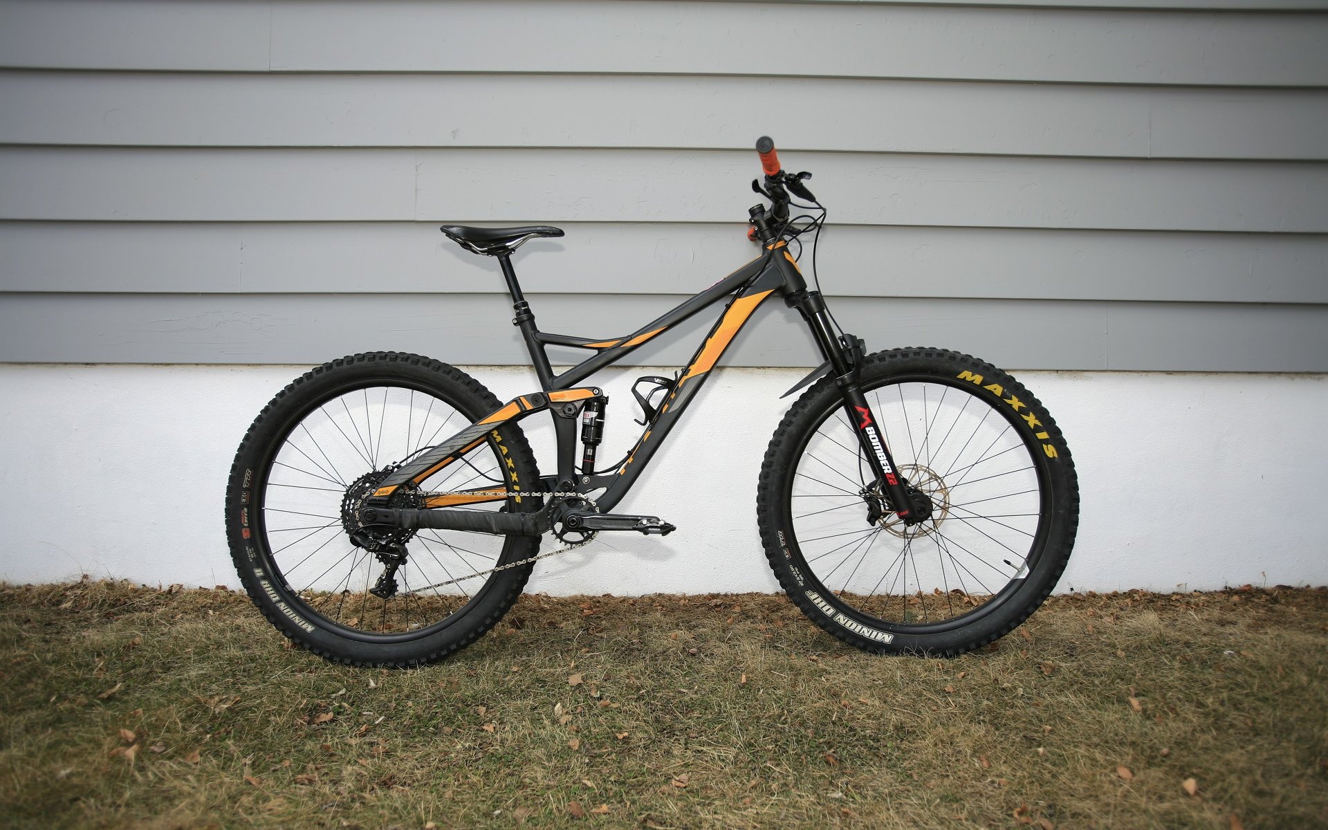 Devinci full suspension mountain bike sale