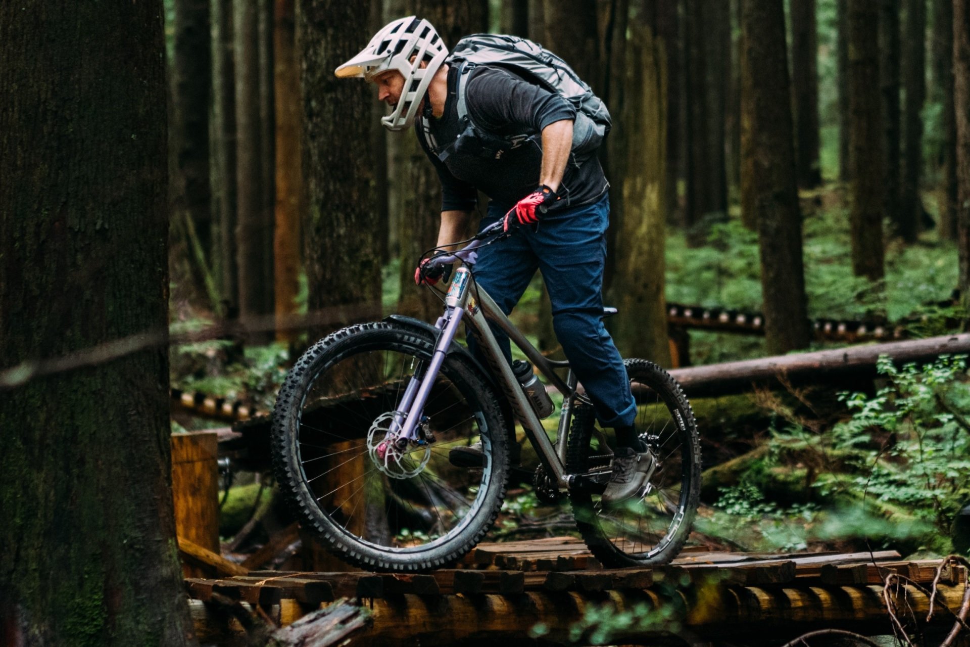 EVOC Trail Pro 16 Banshee Enigma NSMB Andrew Major By MEG