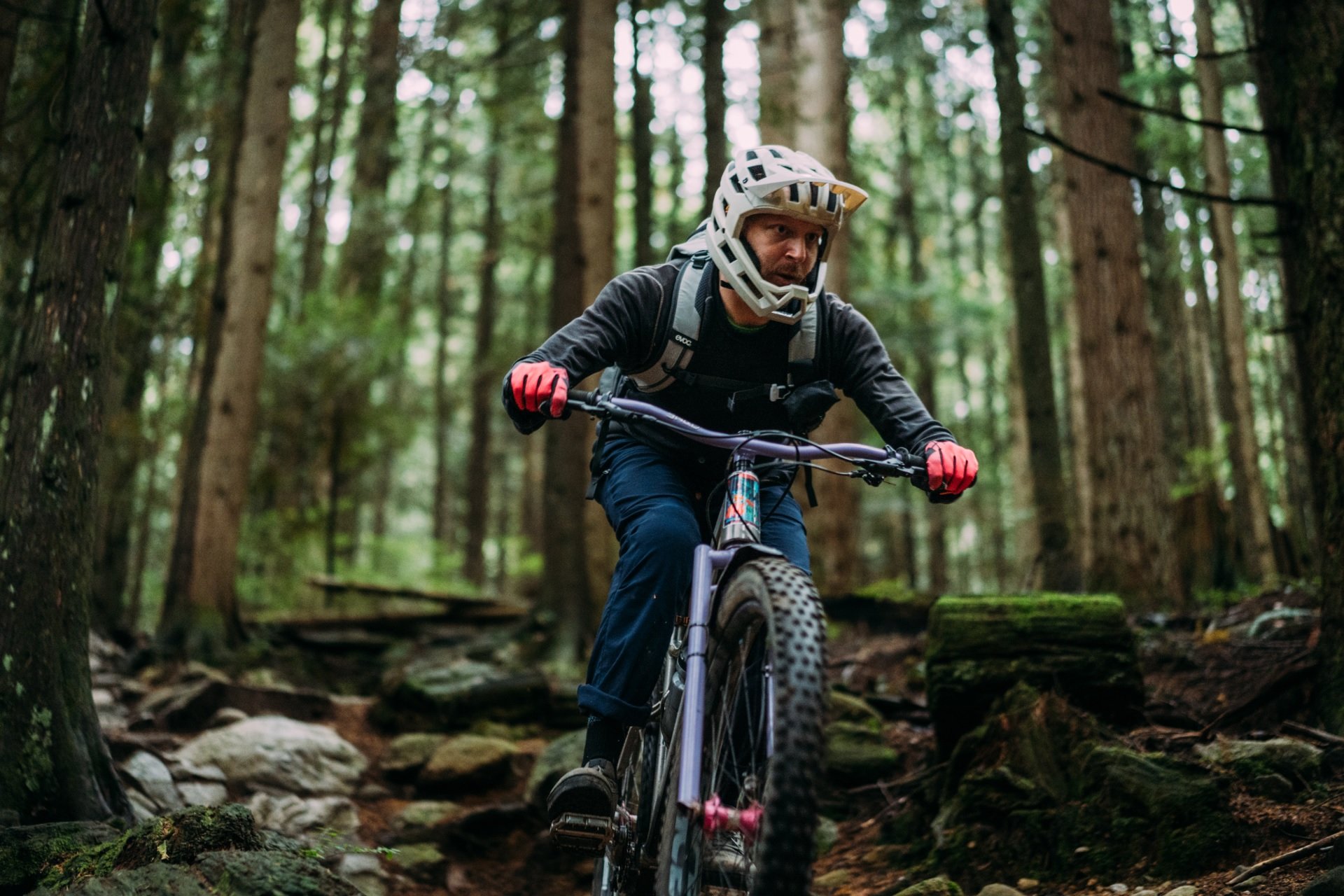 EVOC Trail Pro 16 Pipeline NSMB Andrew Major by Meg (2)