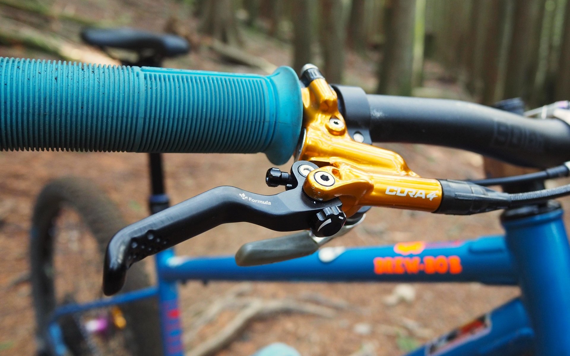 Bike brake best sale lever stiff