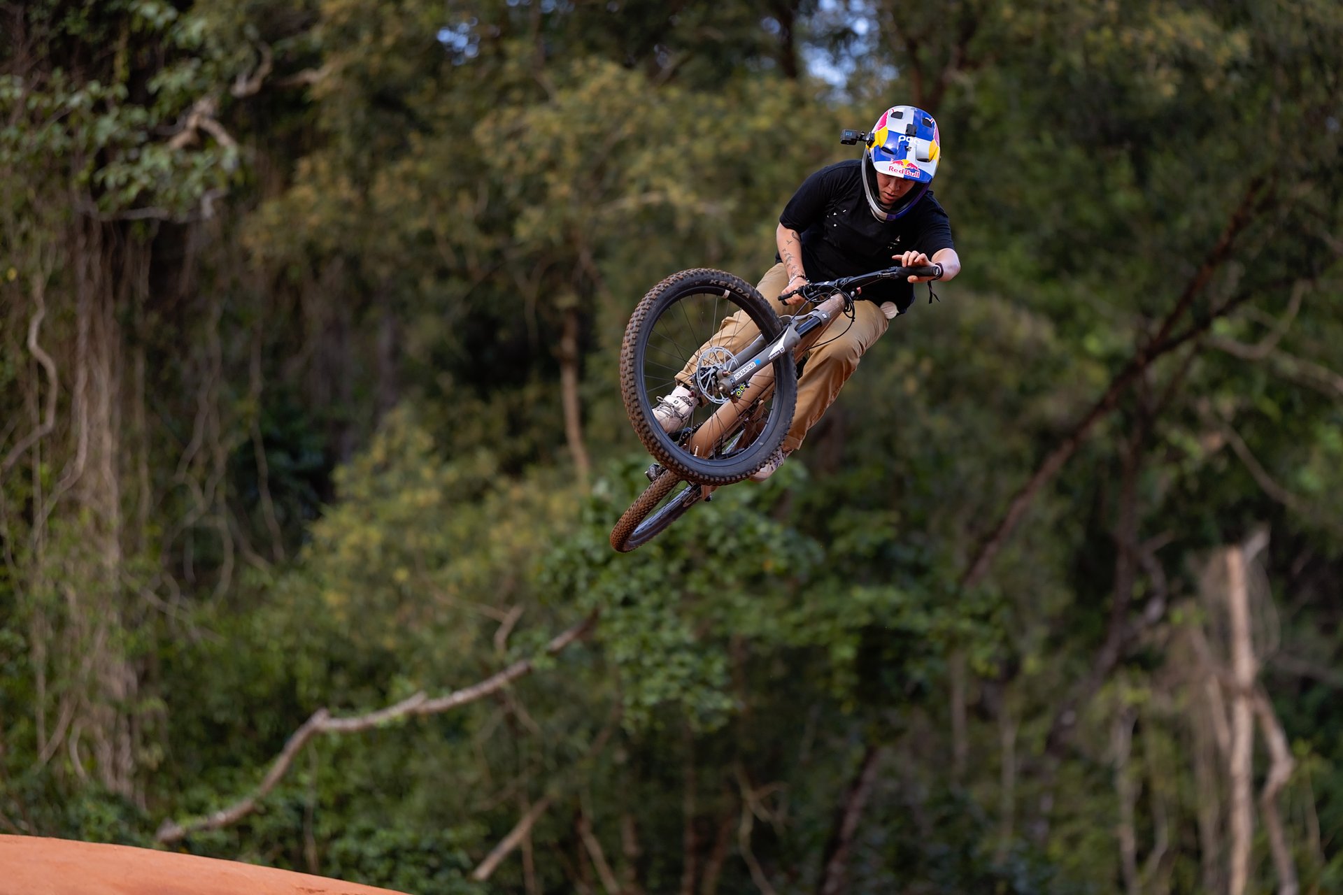 HarrietBurbidgeSmith_ClintTrahan_CrankworxCairns