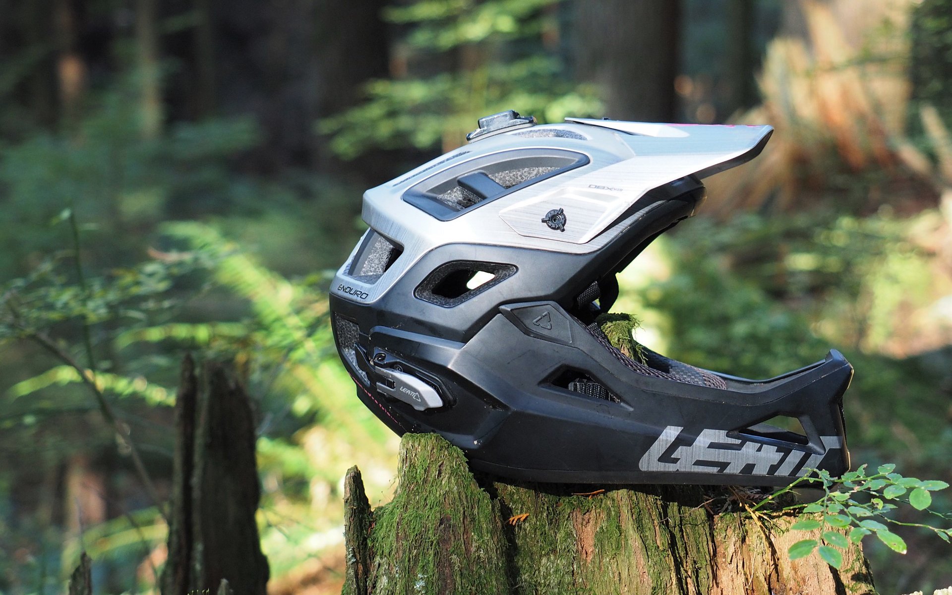 leatt bike helmet