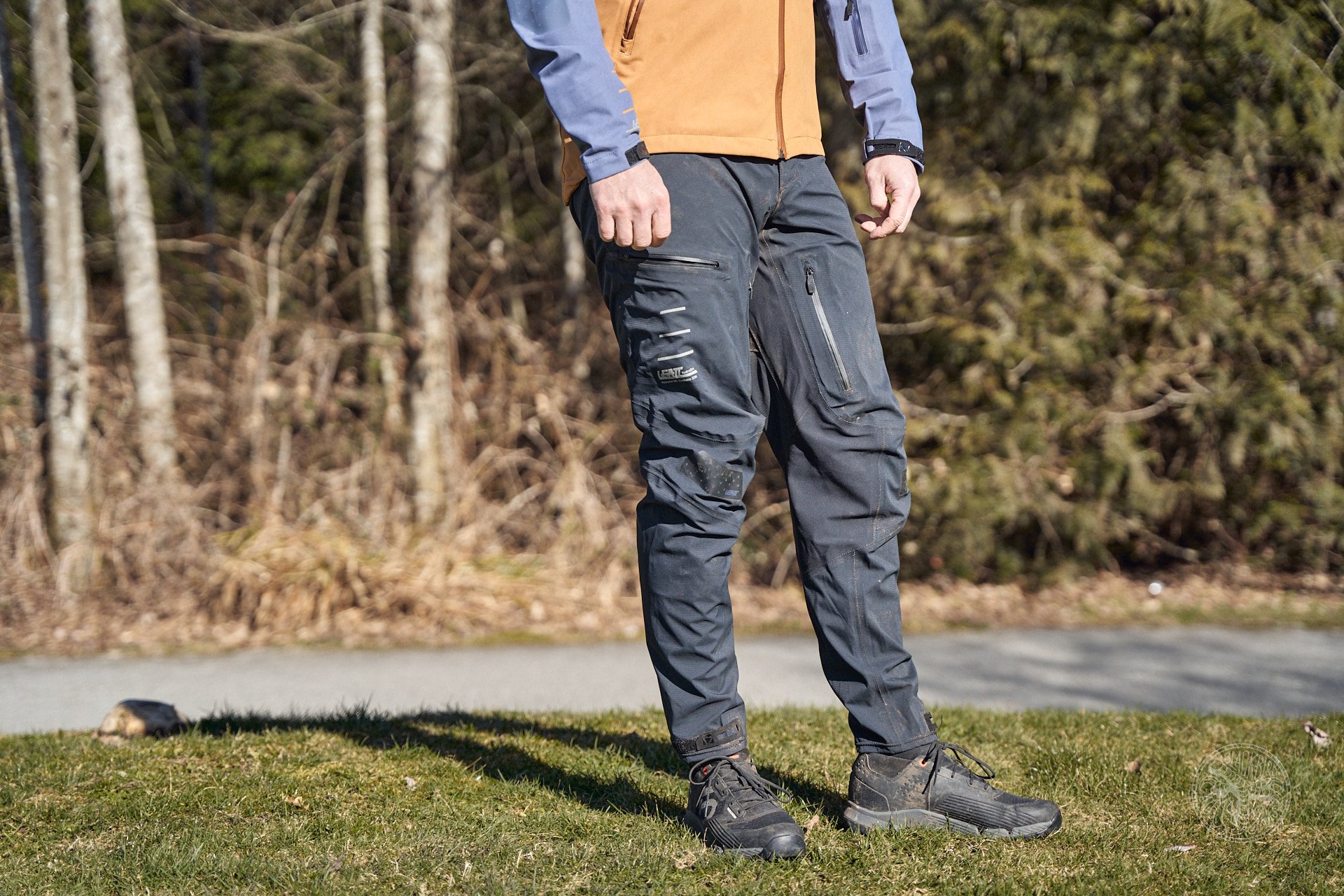 Leatt DBX 4.0 Pant Review - Light, stretchy and cool mountain bike pants