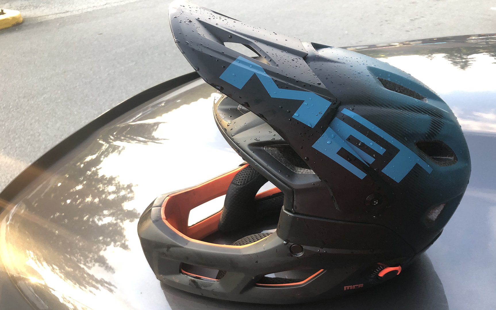 Met parachute hot sale helmet 2019