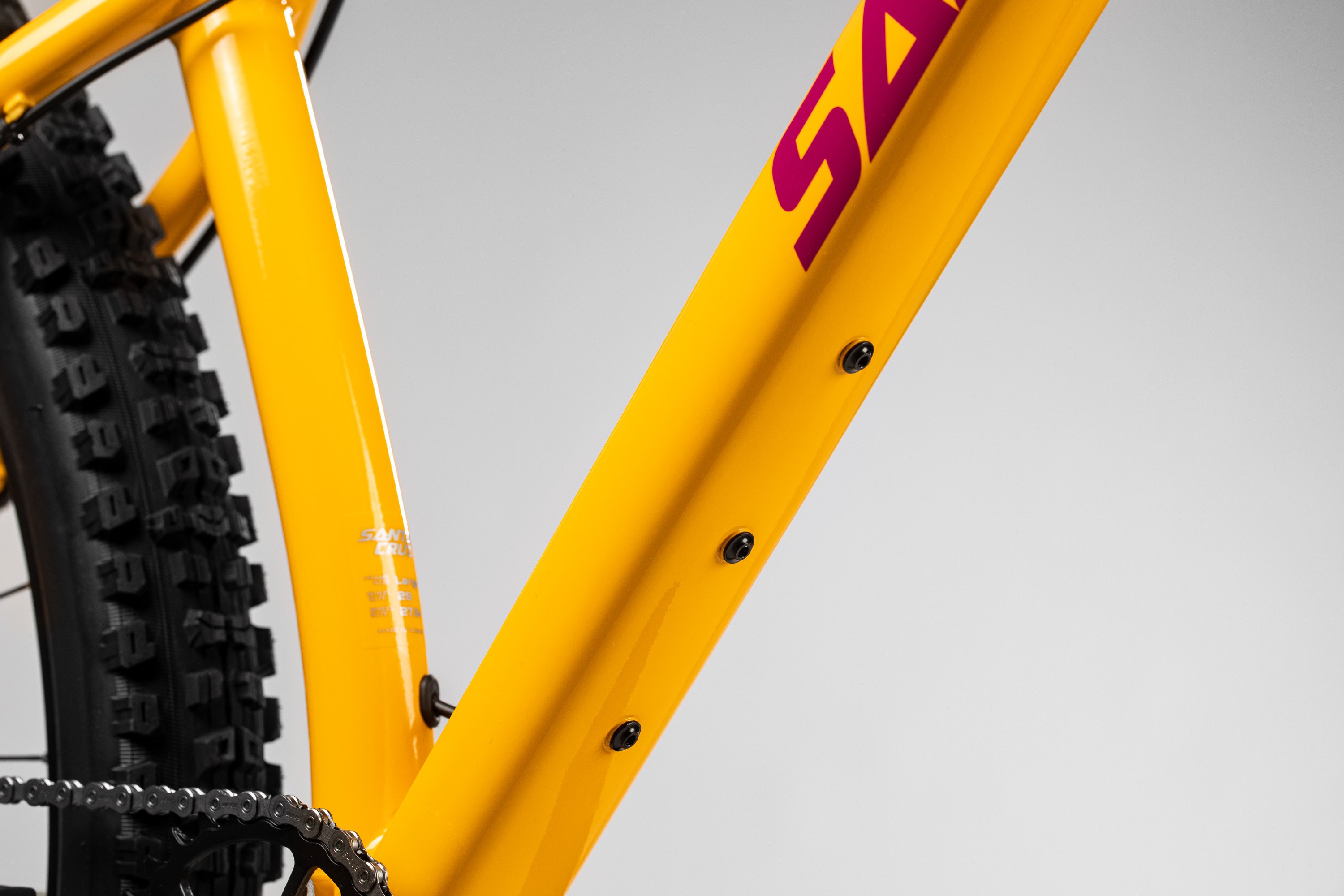 The New Santa Cruz Bicycles Chameleon Has Arrived