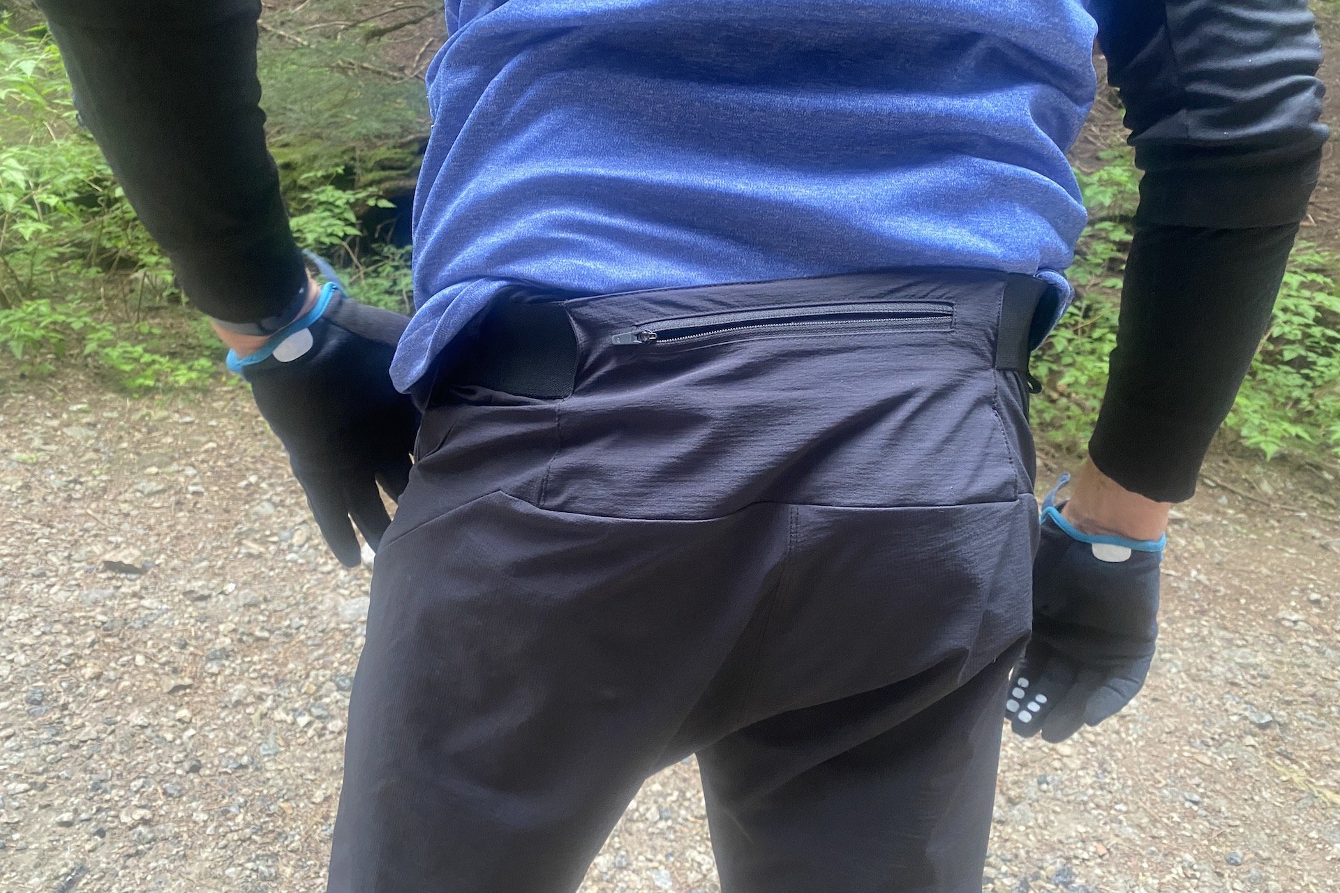 NF lightweight shorts and 7Idp kneepads 6