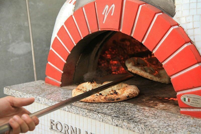 This CAST IRON Neapolitan PIZZA is so good It might get stolen