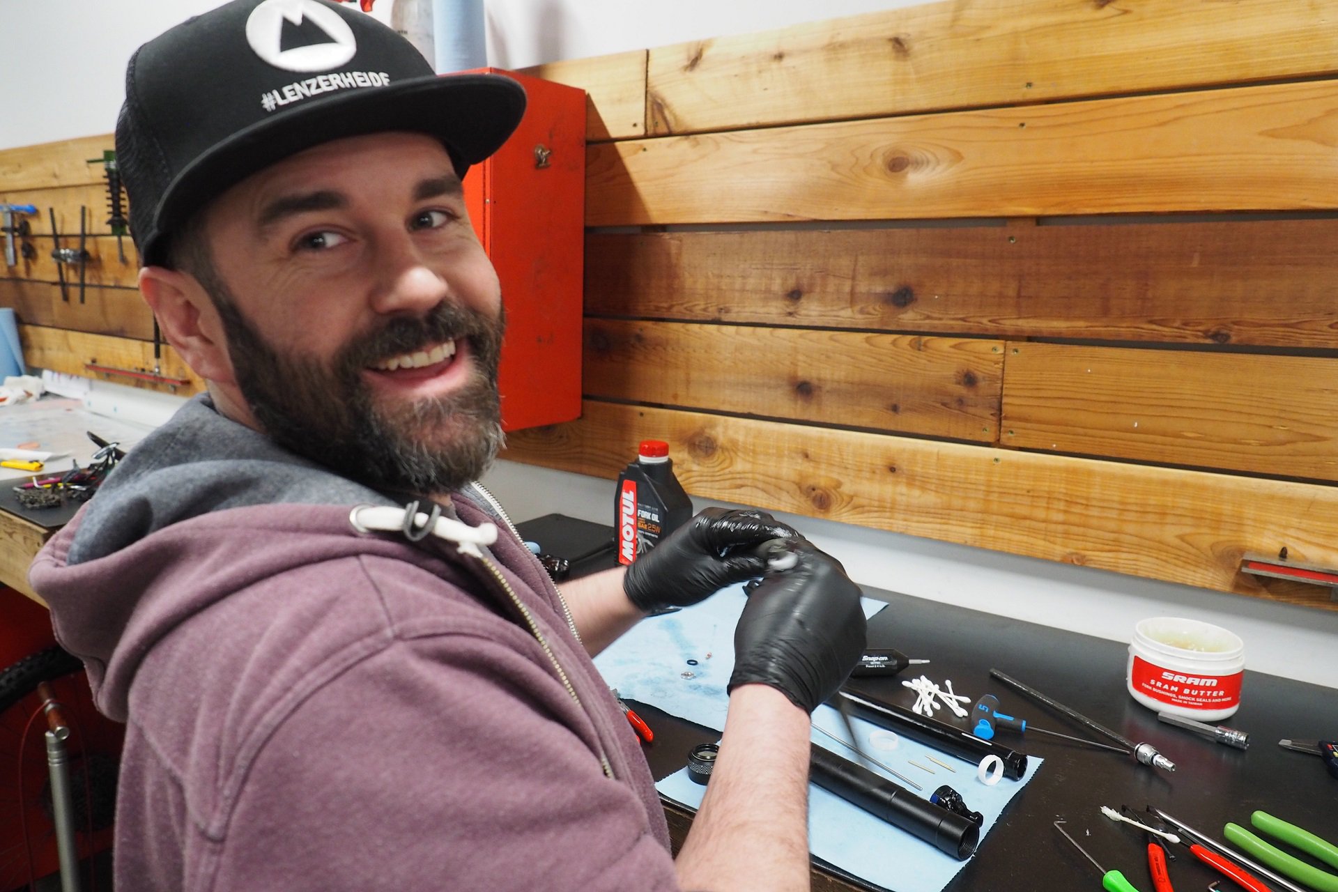 PNW Bachelor Dropper Post: Teardown