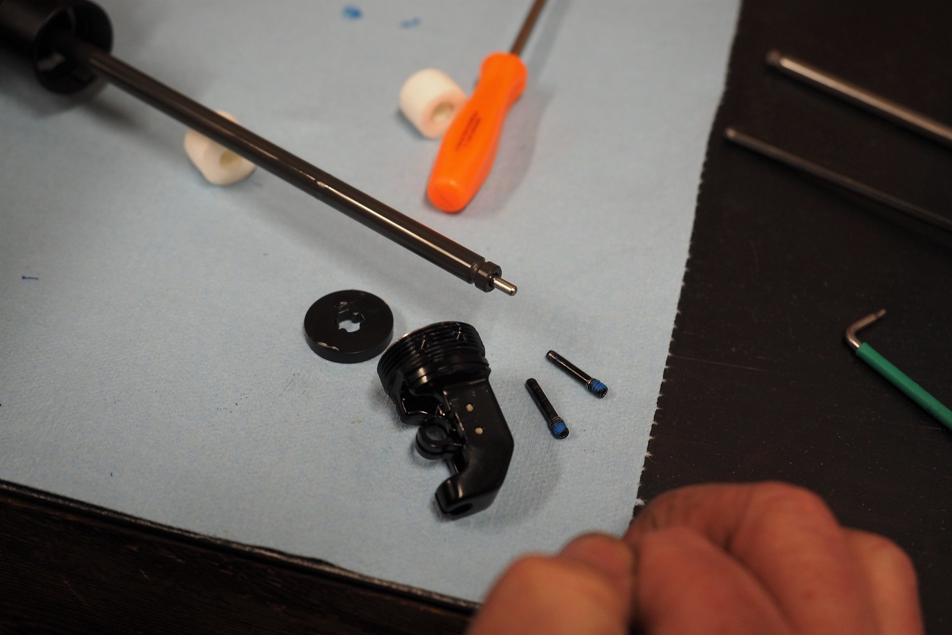 PNW Bachelor Dropper Post: Teardown