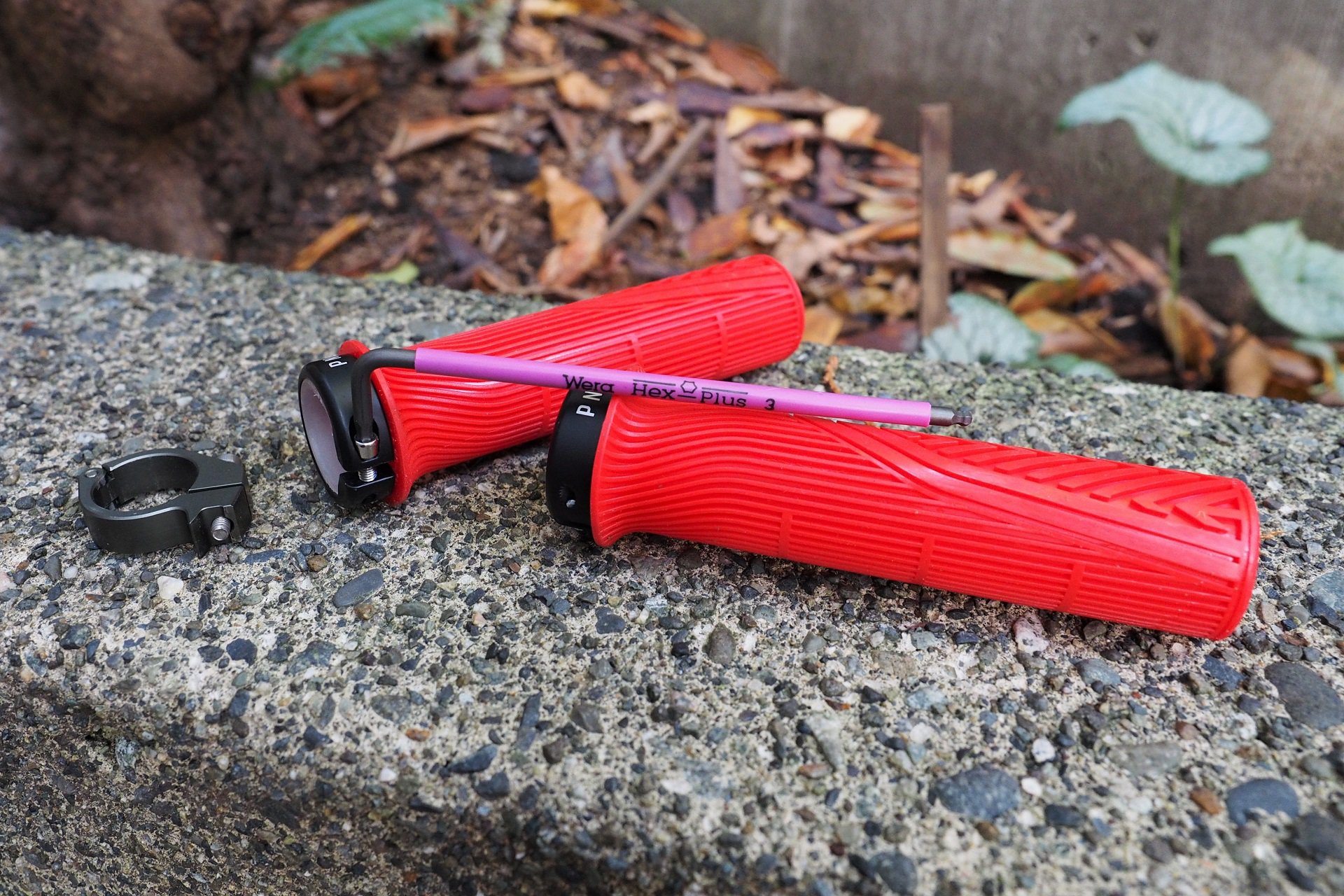 PNW Loam Grips Range Bar NSMB AndrewM (10).JPG