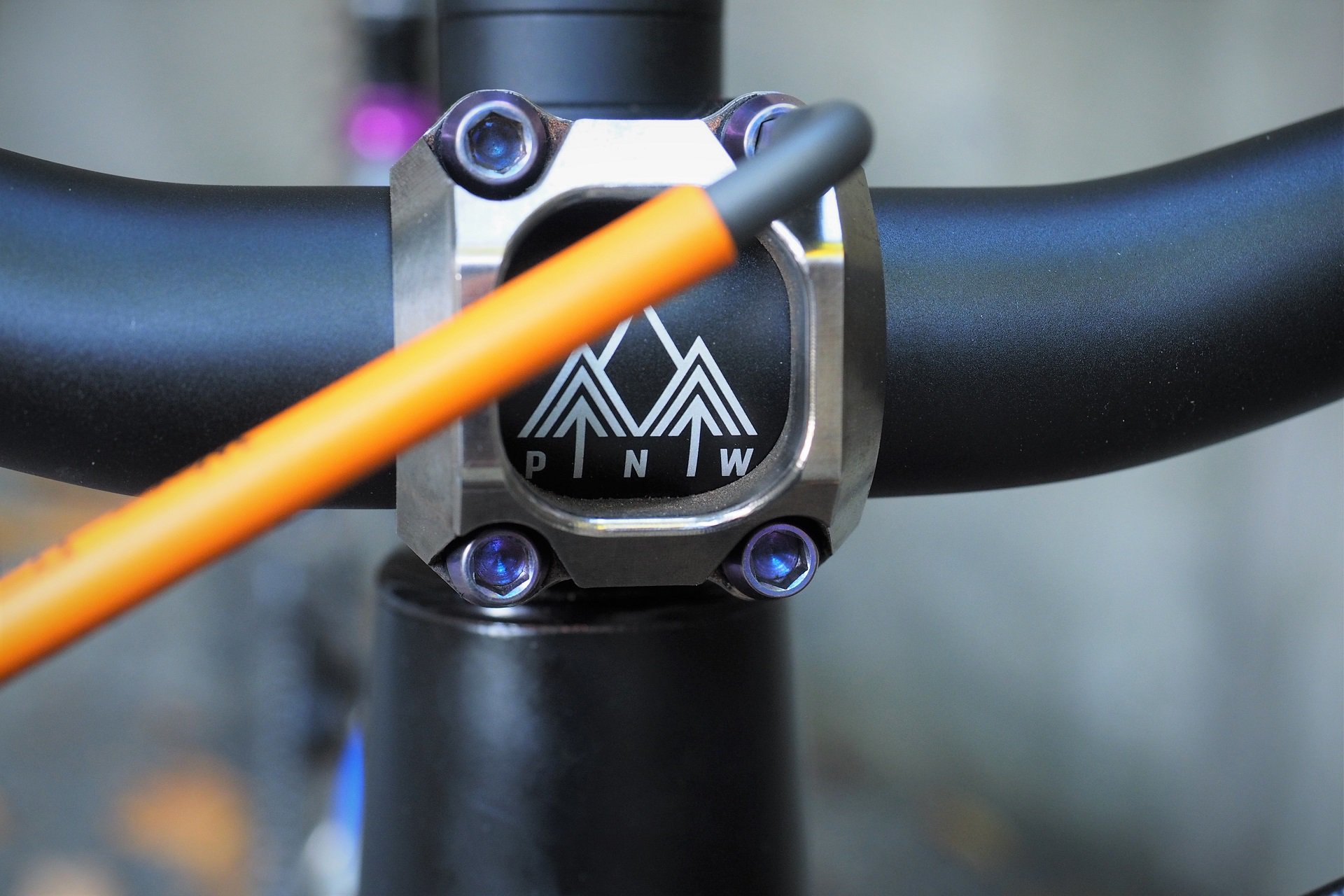 PNW Components RANGEライザーバー&LOAMグリップ-