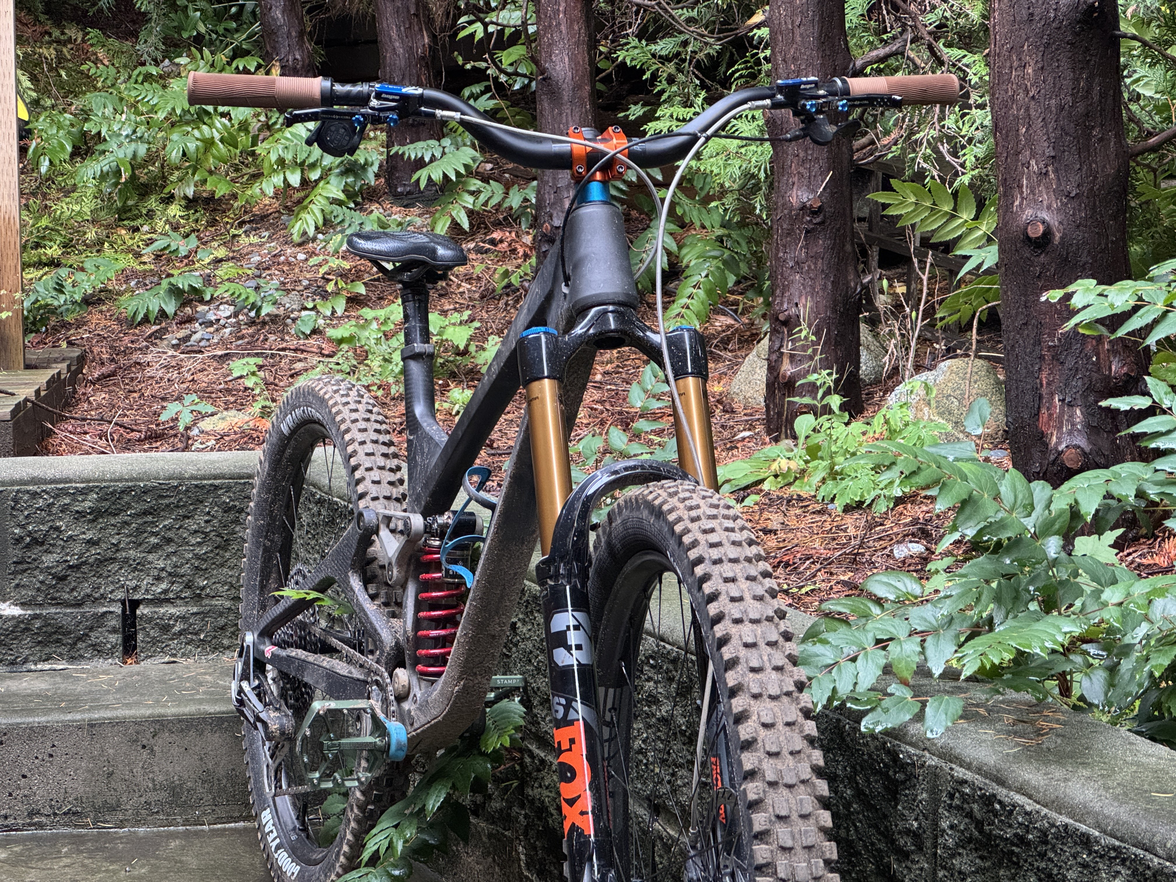 PNW Loam Stem and Range Handlebar