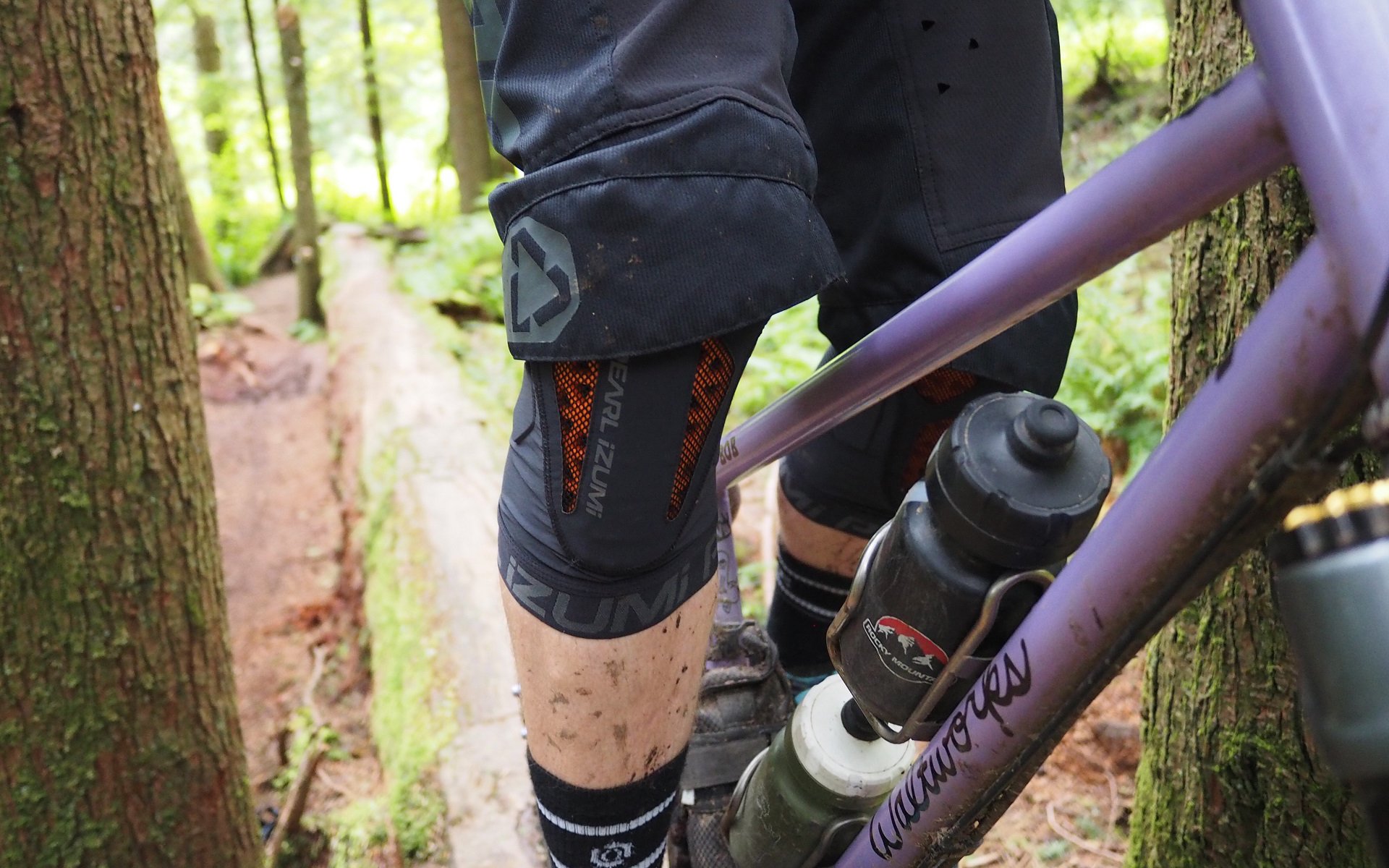 Pearl Izumi Elevate Mountain Bike Knee Guard [Review