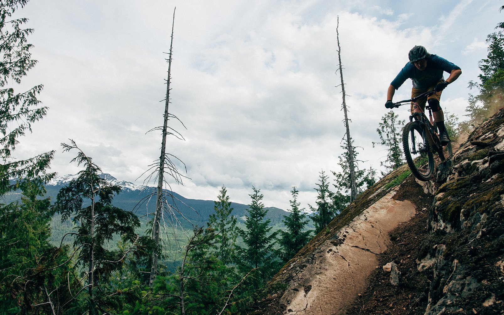 Riding the New ROCKSHOX REVERB Stealth Ridden