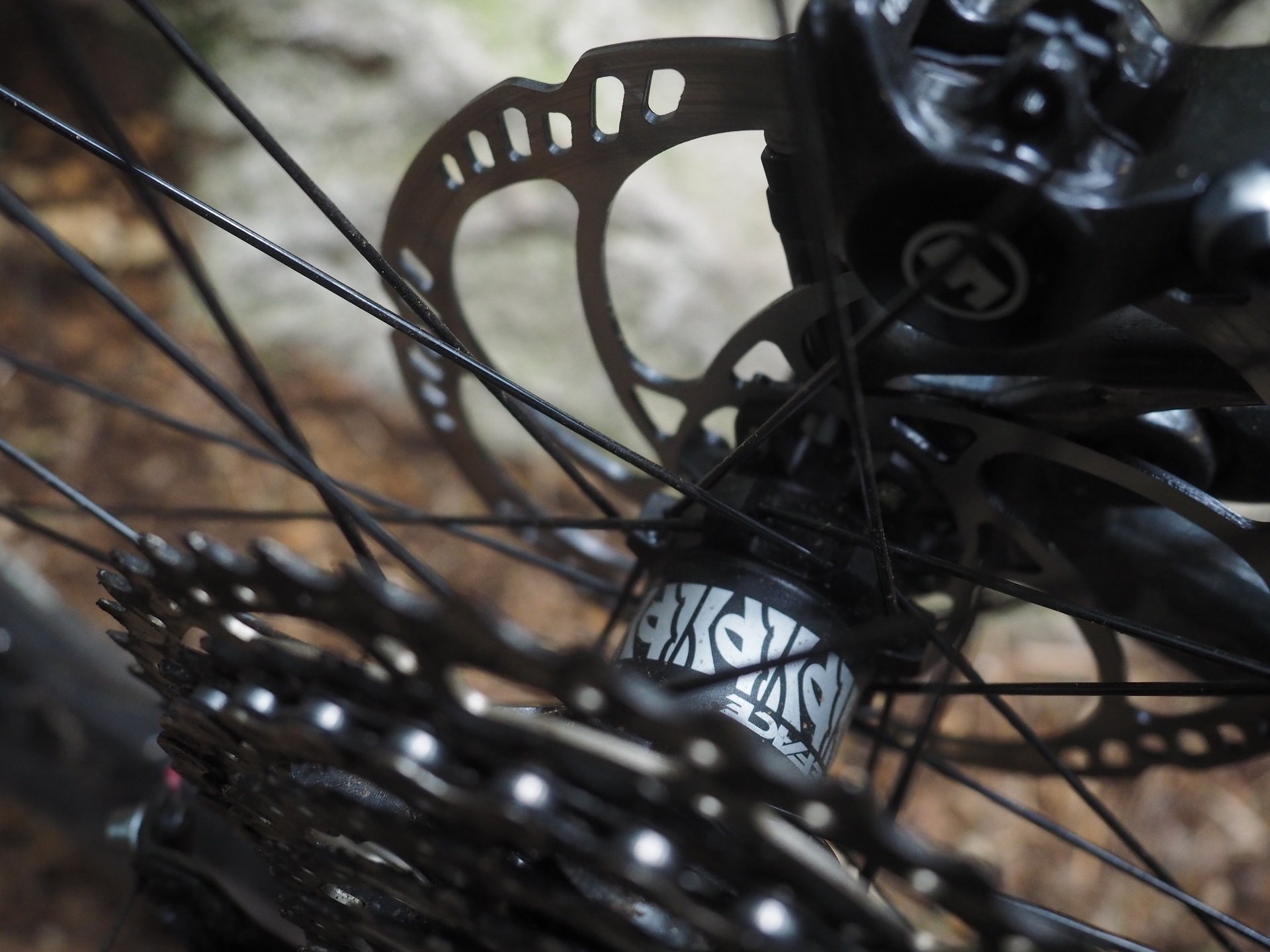 Race Face Aeffect Wheels - Who Needs Carbon?