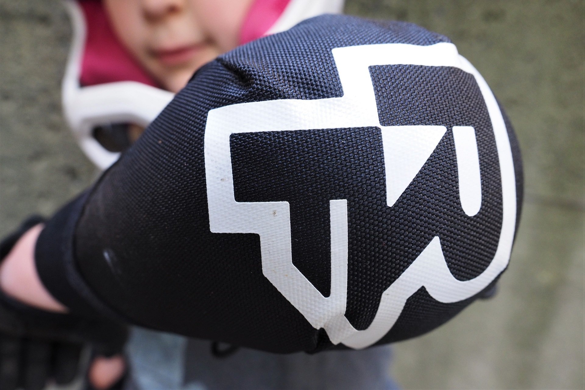 9 Best Kids Knee and Elbow Pads (For Everyday and Trail Riding)