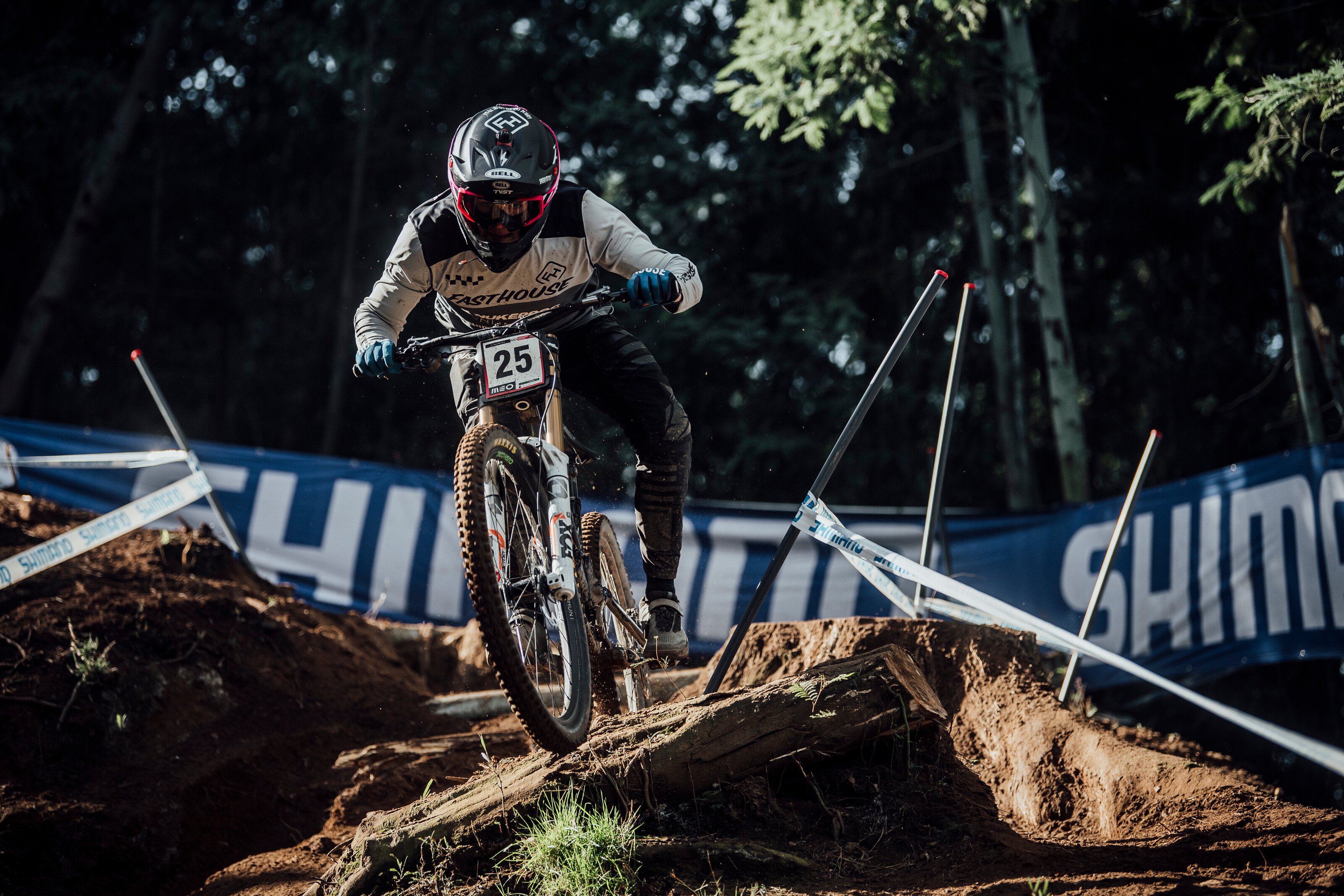 Jamie Edmondson racing his way to fourth at the final Lousã World Cup