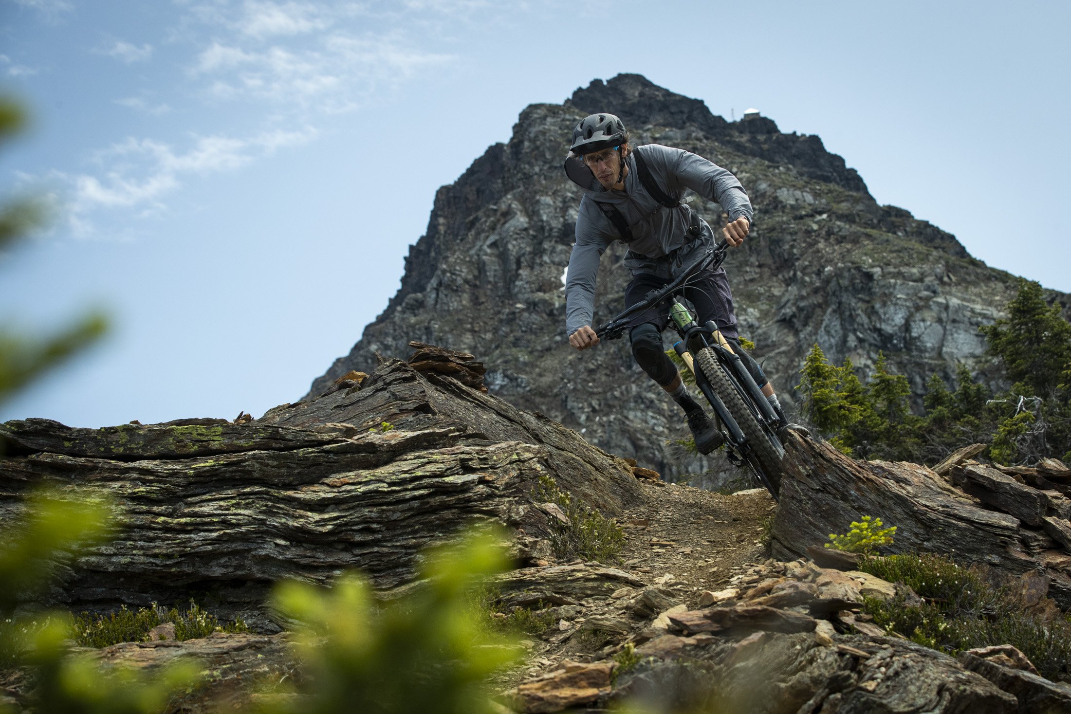 Riding the 2020 Giant Reign 29 in Revelstoke