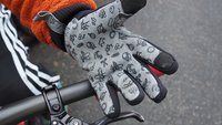 WOOM WARM TEN Kids Gloves NSMB AndrewM.JPG