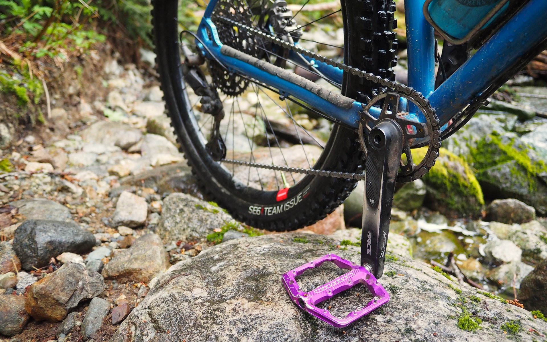 Camo mountain best sale bike pedals