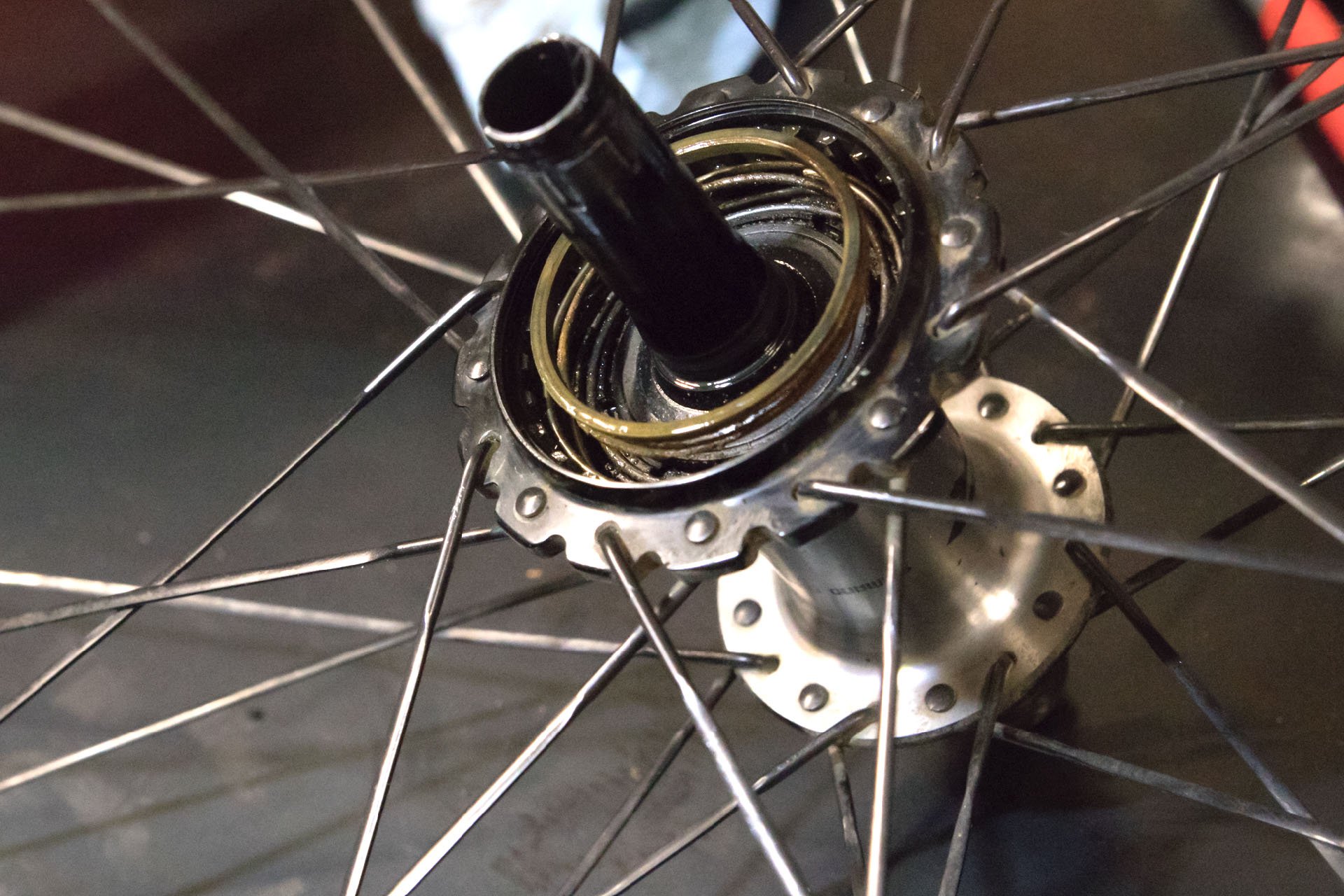 Teardown - Shimano XTR M9100 Hubs