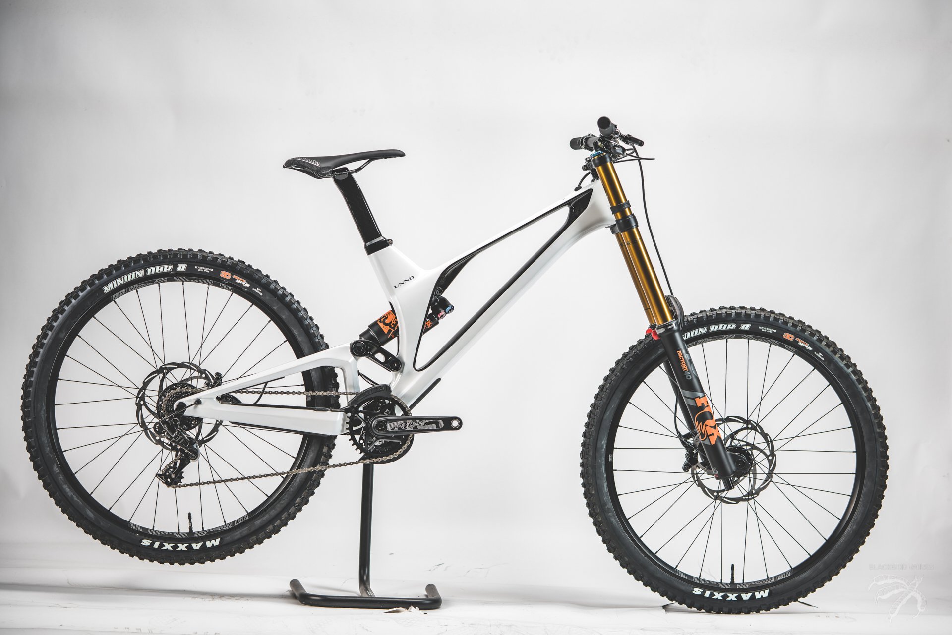unno ever downhill bike