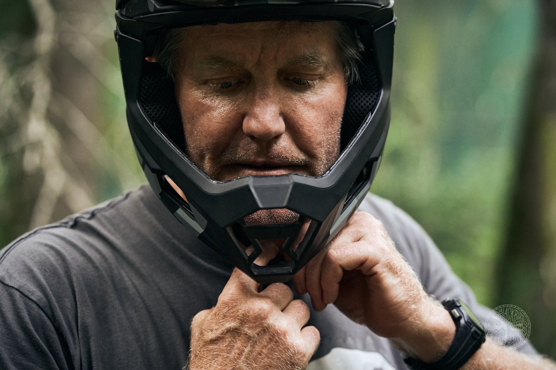 harley riders with full face helmets