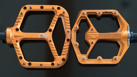 crankbrothers_stamp7-vs-oneup-al.jpg