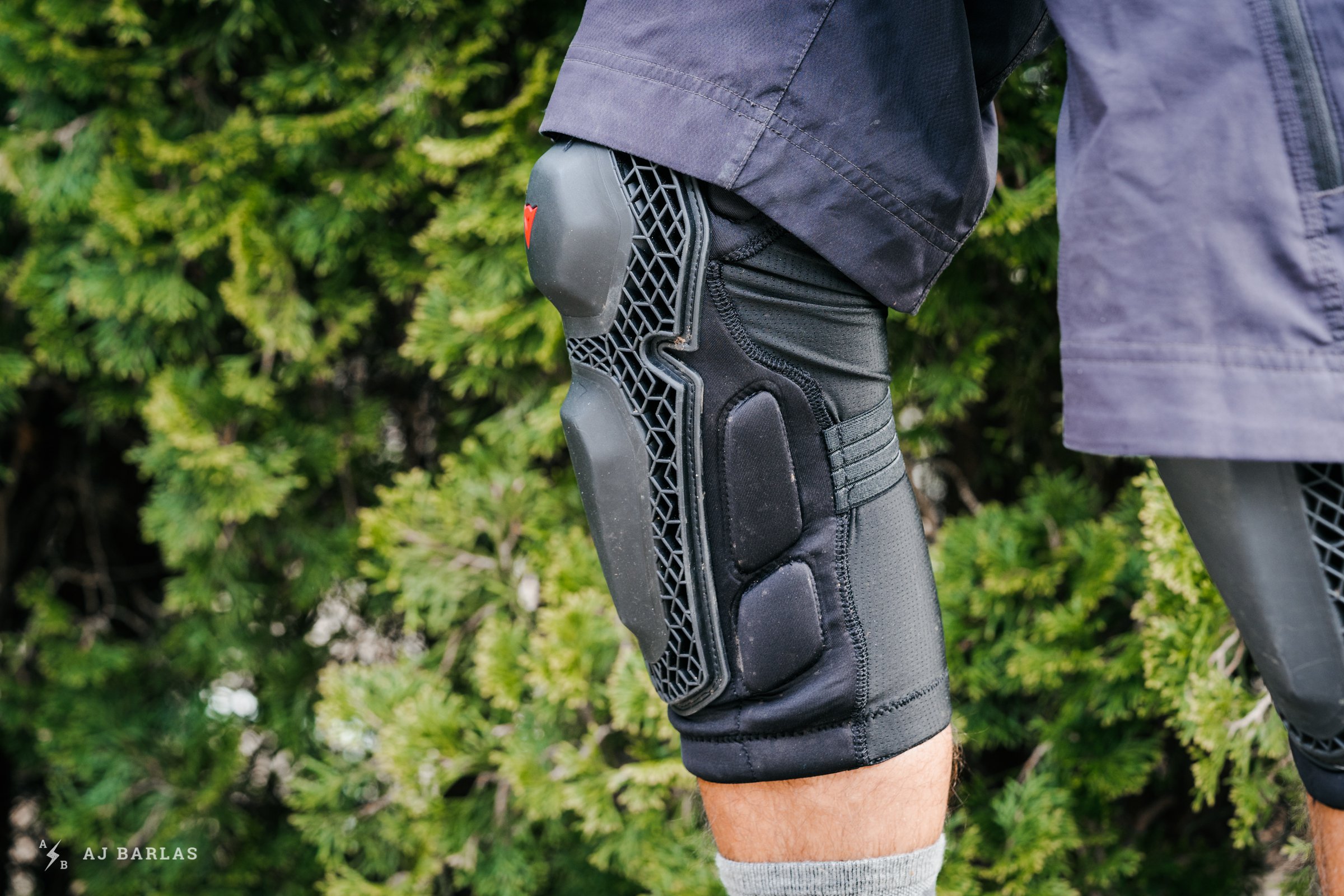 Dainese enduro knee sales guard 2