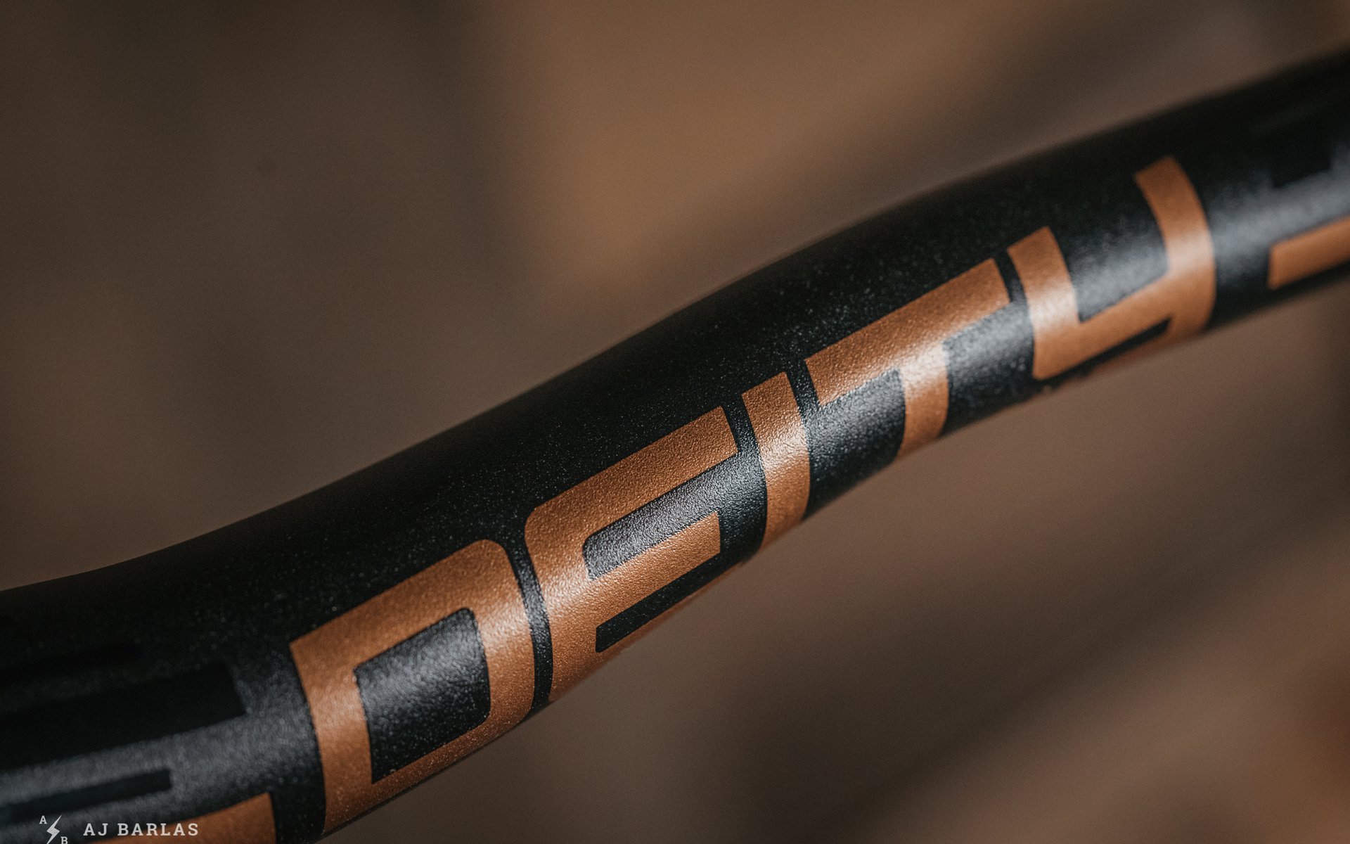 Race Face Next SL flexes as good as the lightest 35-mm bar on the