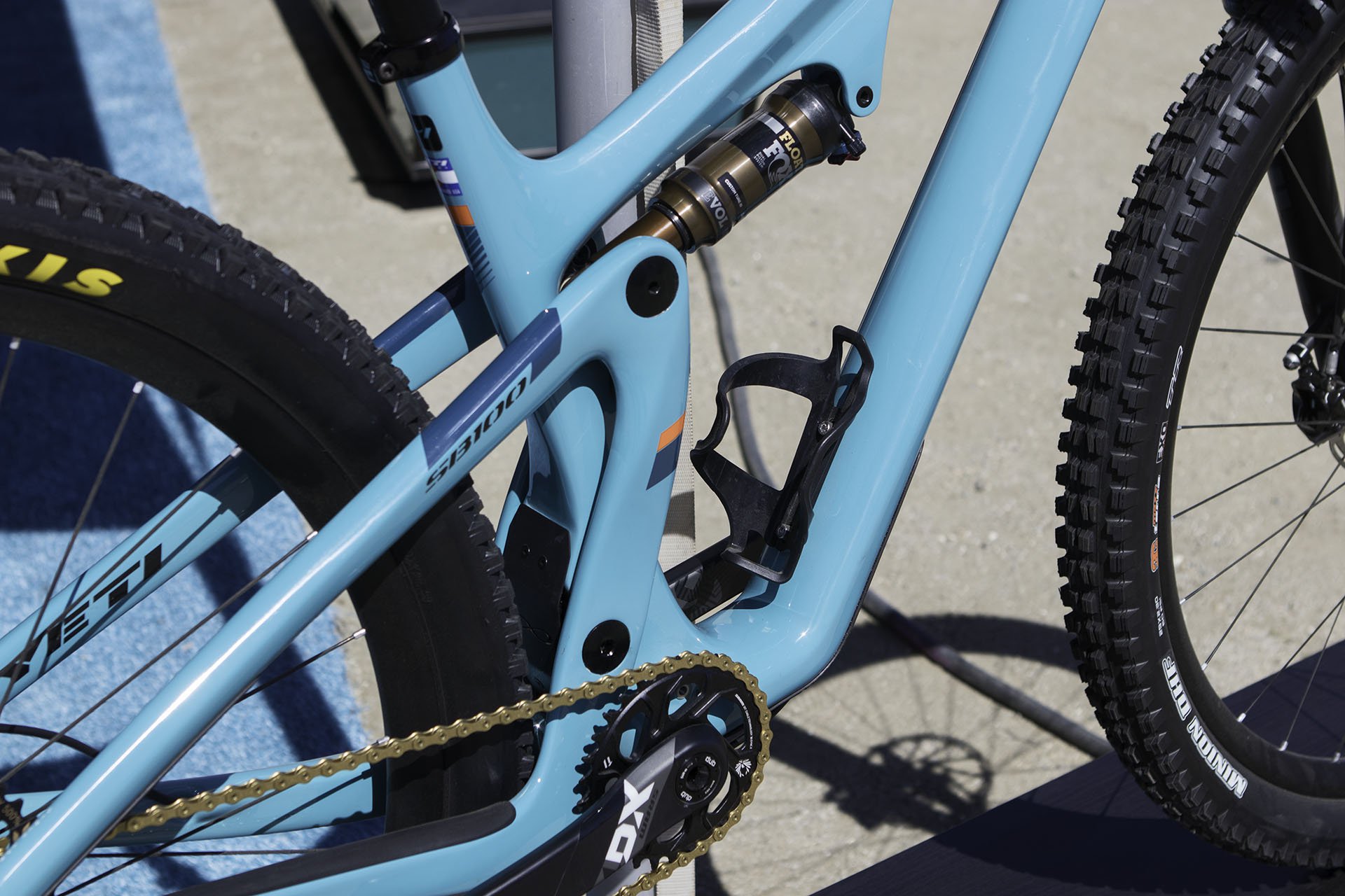 yeti water bottle cage