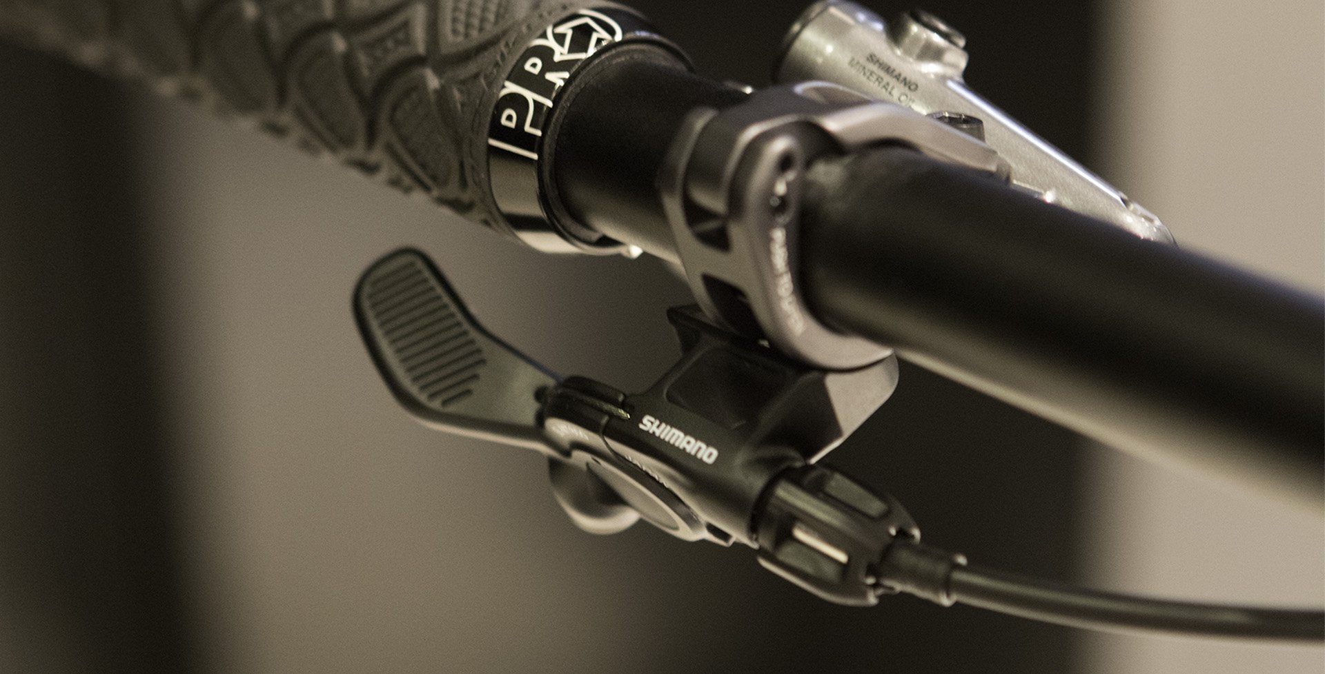 XTR Dropper Remote mounted