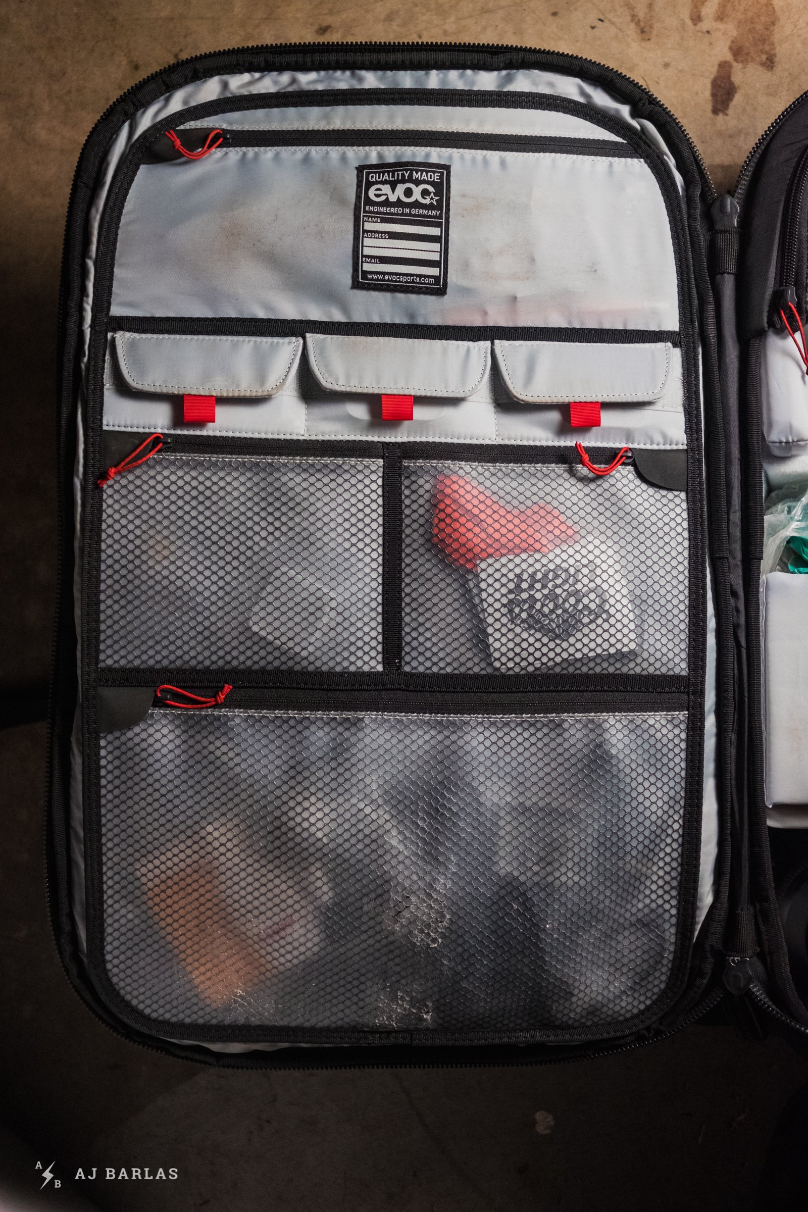 evoc-CP18L-on-ride-camera-carry-bag-150620-ajbarlas-4368.jpg