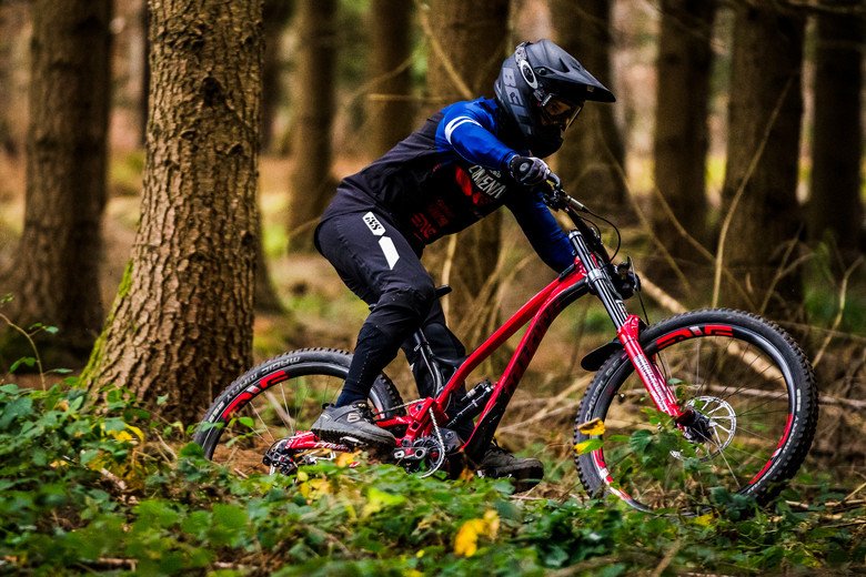 Commencal Vallnord Team bike Idler position one
